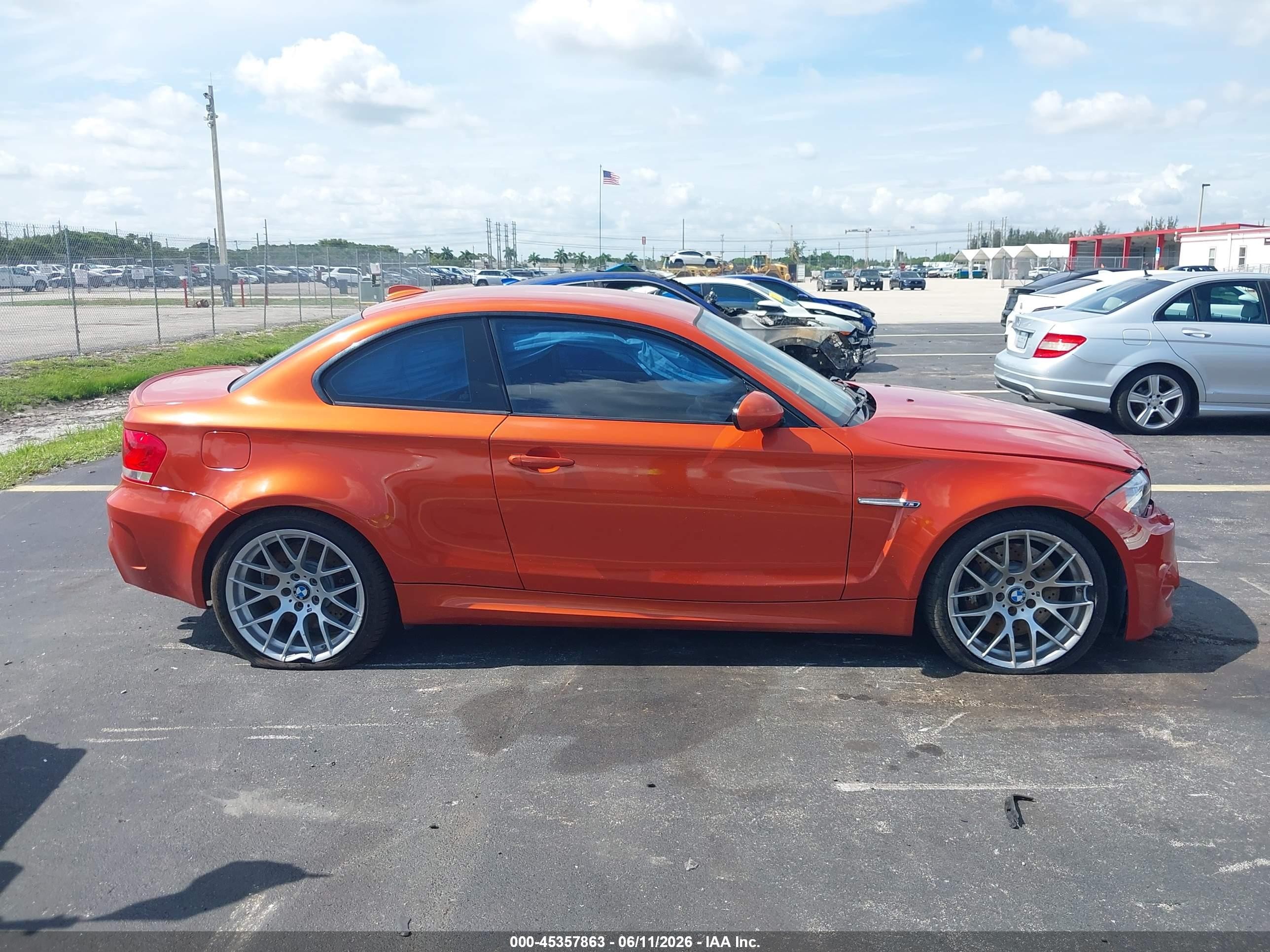 2011 Bmw 1 Series M   Orange vin: WBSUR9C59BVP76337