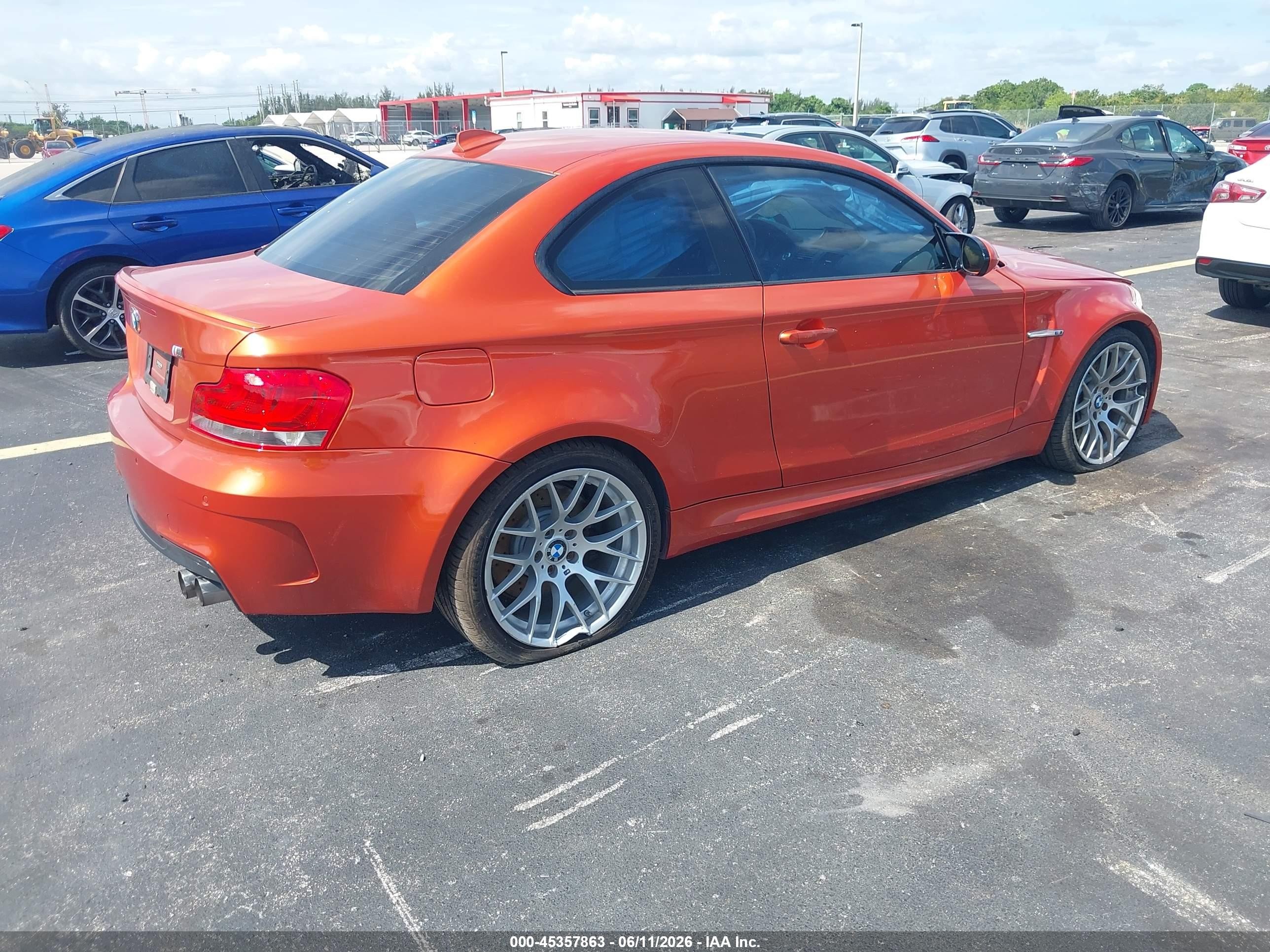 2011 Bmw 1 Series M   Orange vin: WBSUR9C59BVP76337