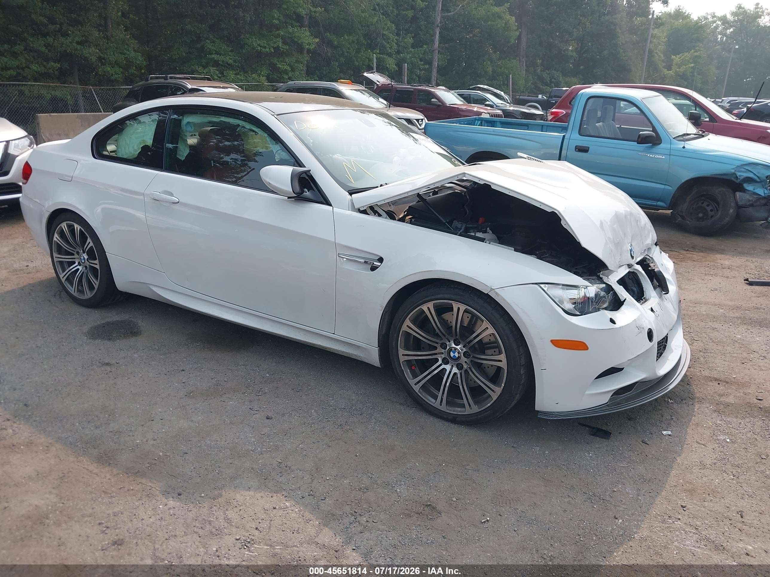 2008 Bmw M3   White vin: WBSWD93548PY42376