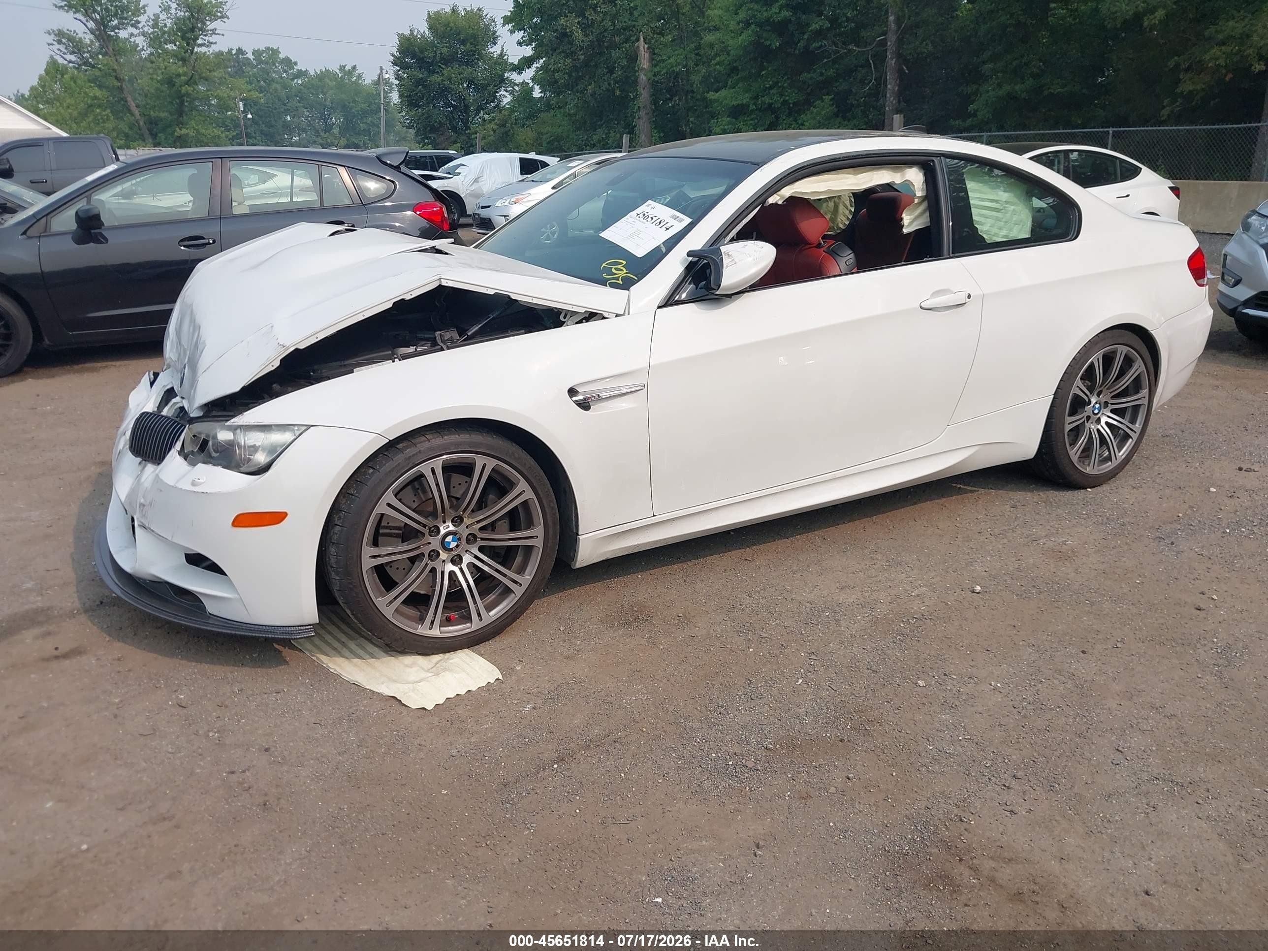2008 Bmw M3   White vin: WBSWD93548PY42376