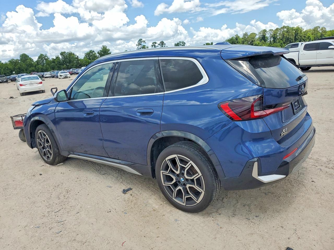 2023 Bmw X1 Xdrive28i Blue vin: WBX73EF00P5W15142