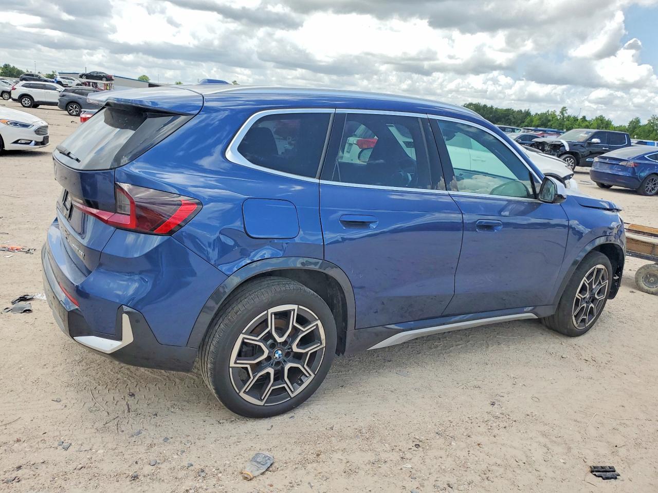 2023 Bmw X1 Xdrive28i Blue vin: WBX73EF00P5W15142