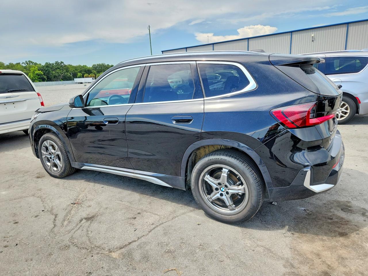 2025 Bmw X1 Xdrive28i Черный vin: WBX73EF06S5261104