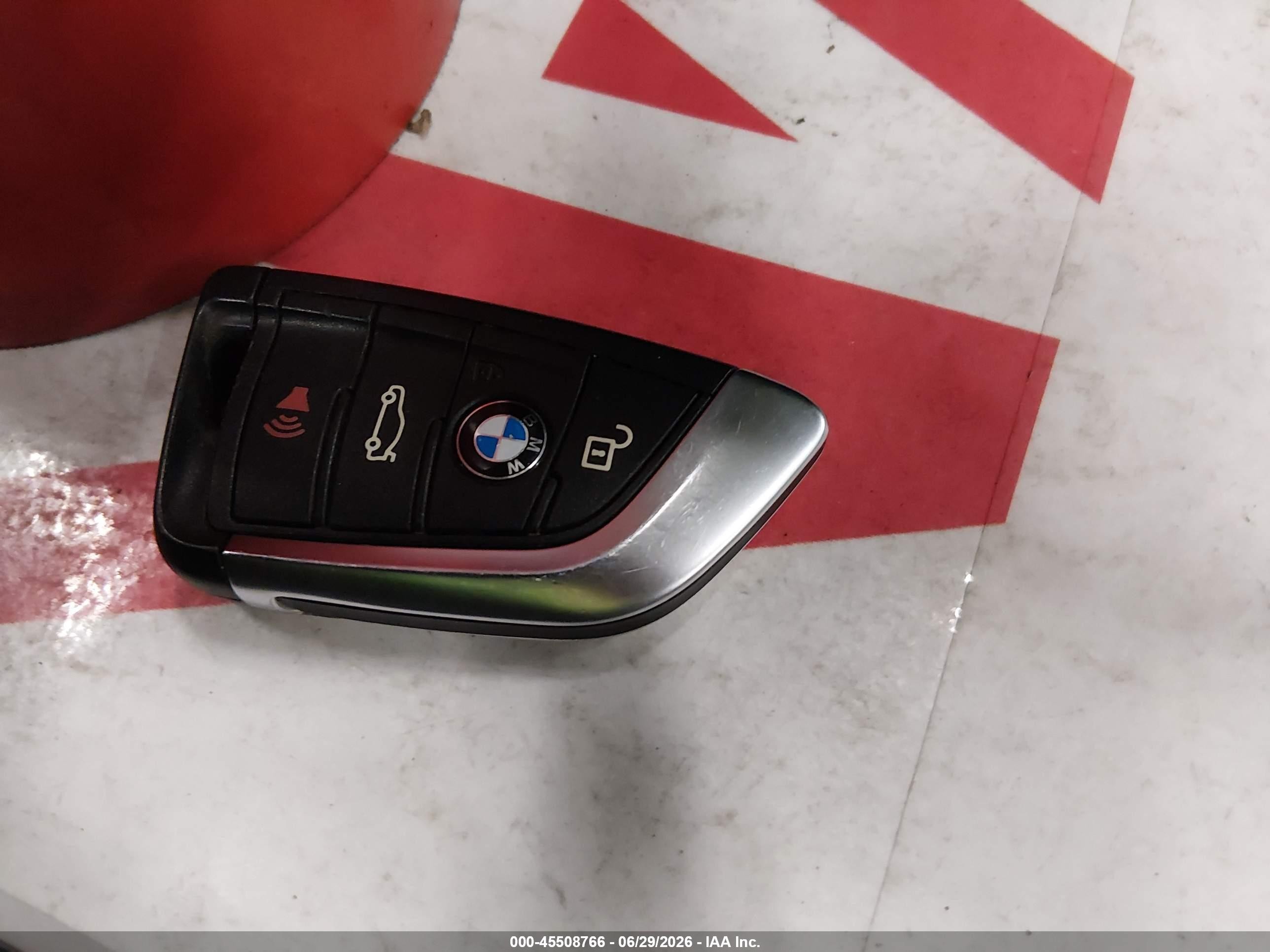 2018 Bmw X1 Xdrive28i Silver vin: WBXHT3C30J5L34361