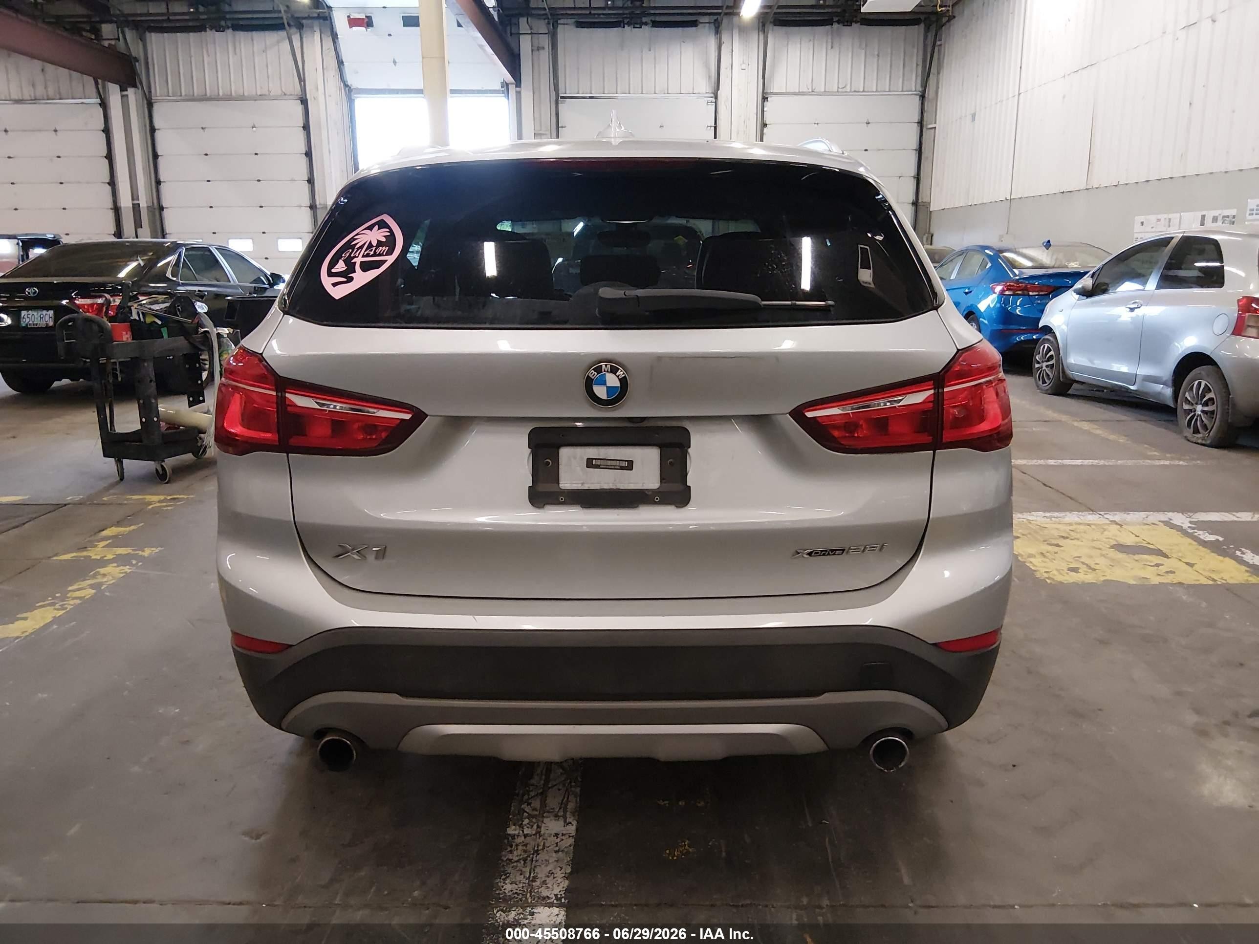2018 Bmw X1 Xdrive28i Silver vin: WBXHT3C30J5L34361