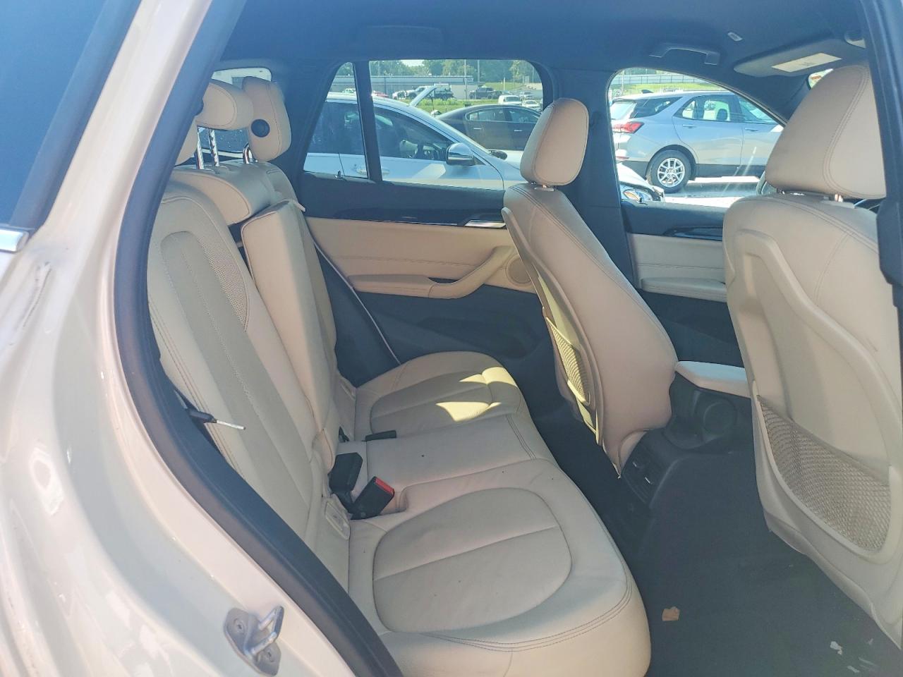 2018 Bmw X1 Xdrive28i Белый vin: WBXHT3C31J5K21440