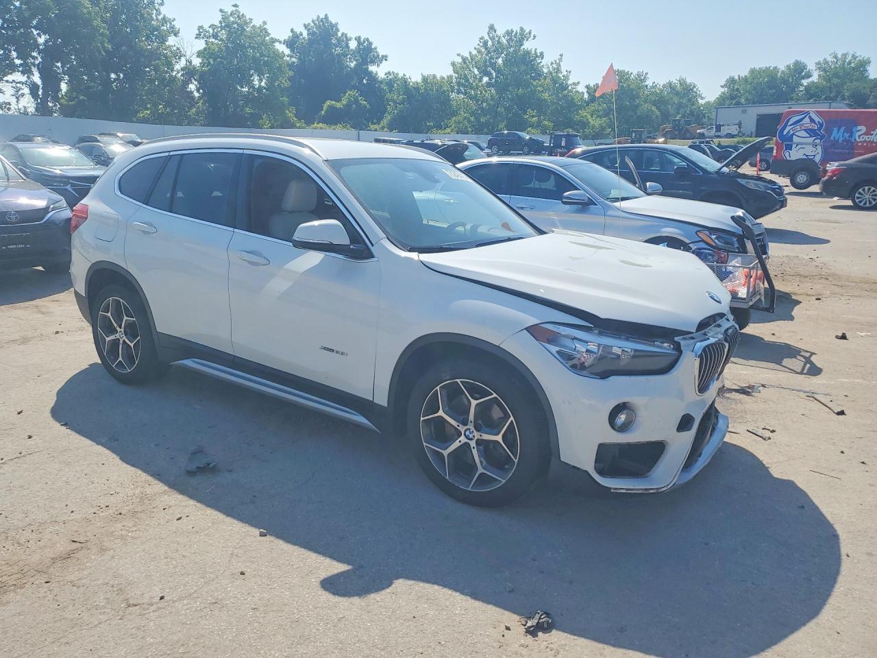 2018 Bmw X1 Xdrive28i Белый vin: WBXHT3C31J5K21440