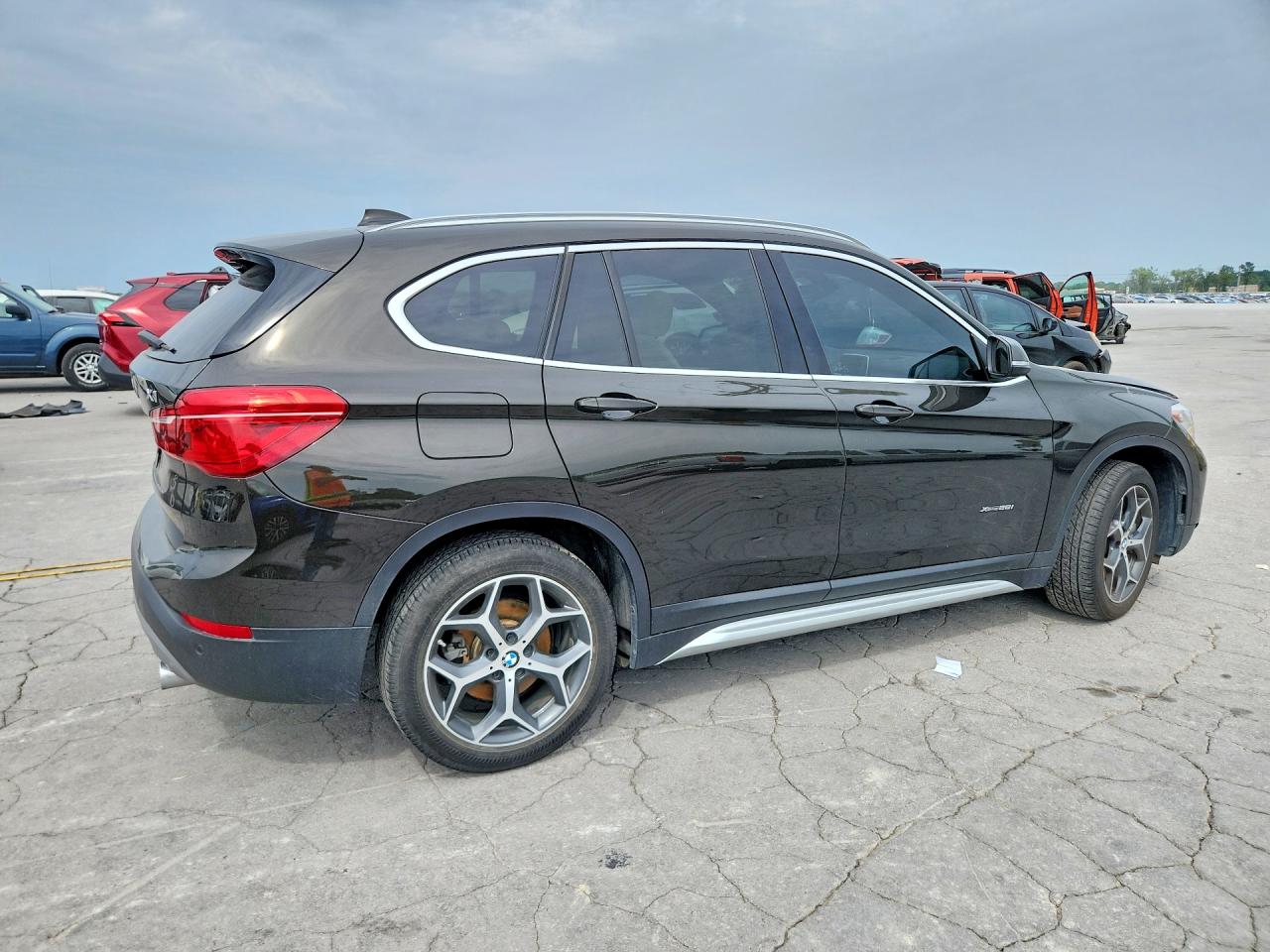 2018 Bmw X1 Xdrive28i Brown vin: WBXHT3C32J5F92755