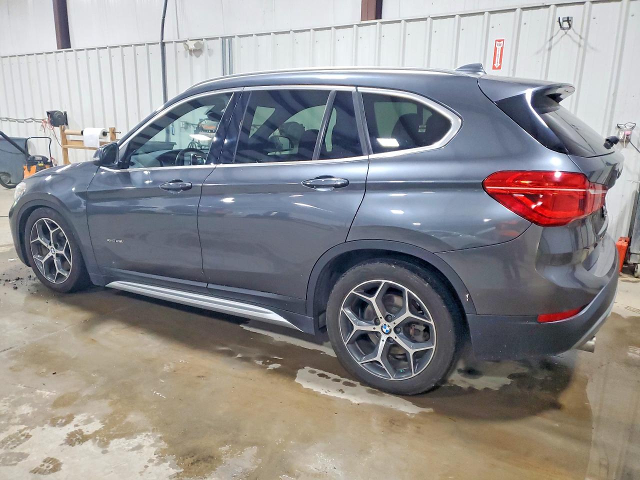 2018 Bmw X1 Xdrive28i Gray vin: WBXHT3C32J5K30941