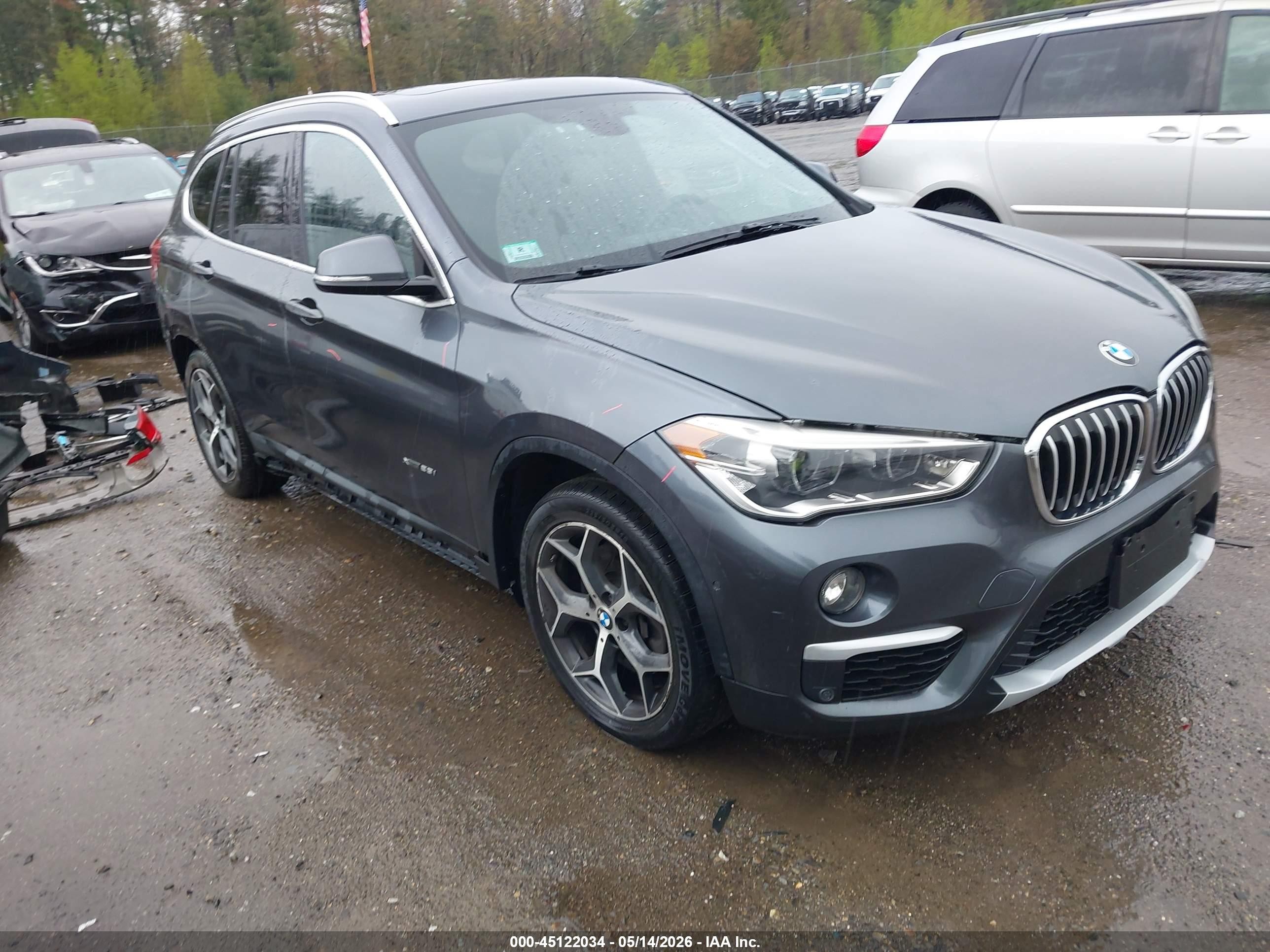 2017 Bmw X1 Xdrive28i Черный vin: WBXHT3C33H5F69656