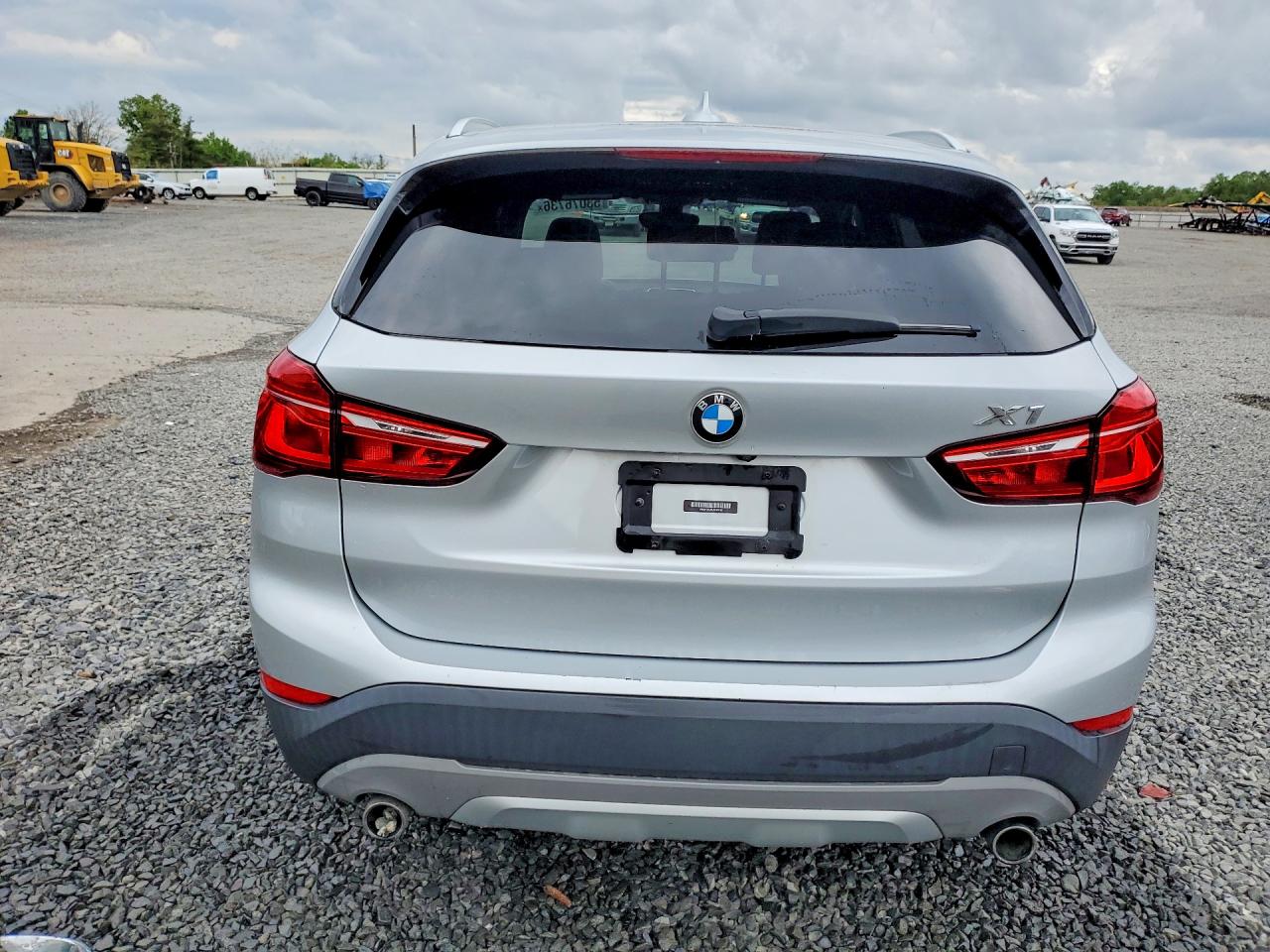 2018 Bmw X1 Xdrive28i Silver vin: WBXHT3C36J5F93195