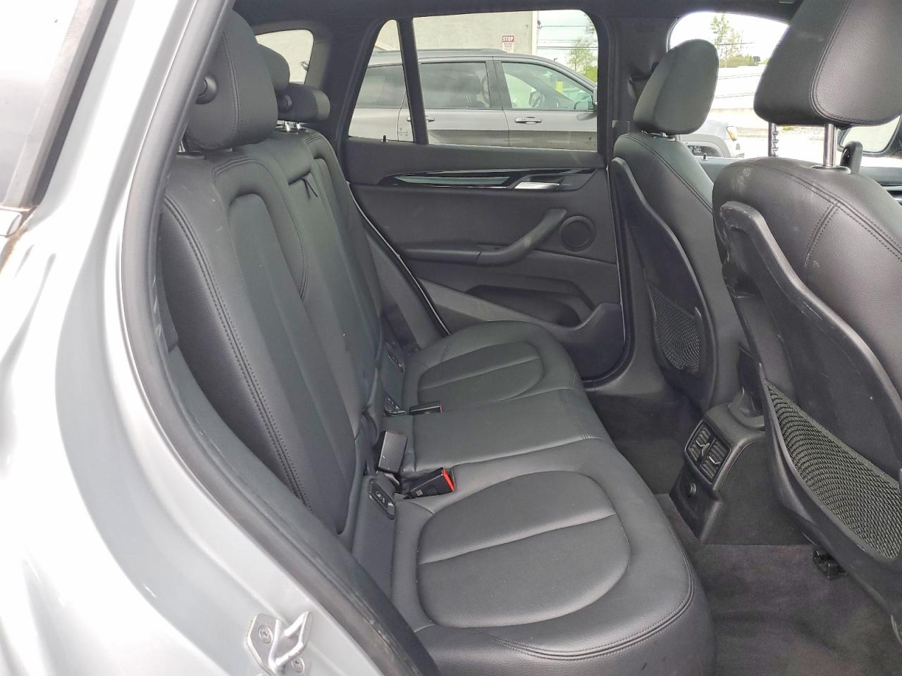2018 Bmw X1 Xdrive28i Silver vin: WBXHT3C36J5F93195