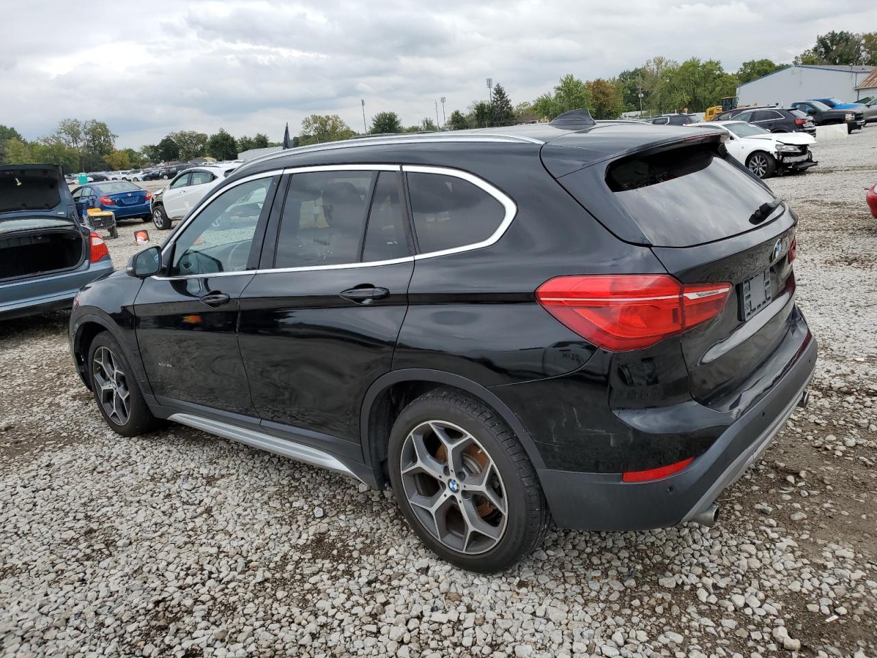 2018 Bmw X1 Xdrive28i Черный vin: WBXHT3C37J5K22401