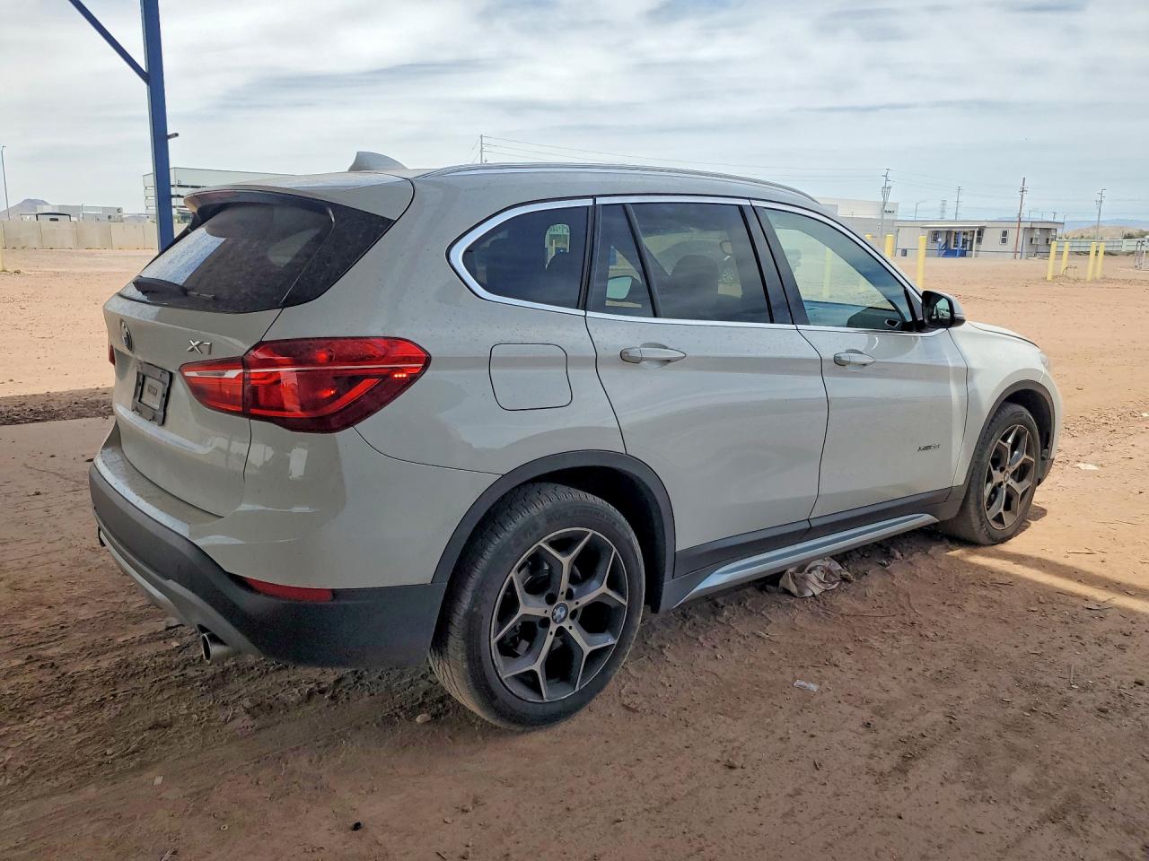 2018 Bmw X1 Xdrive28i White vin: WBXHT3C37J5L24779