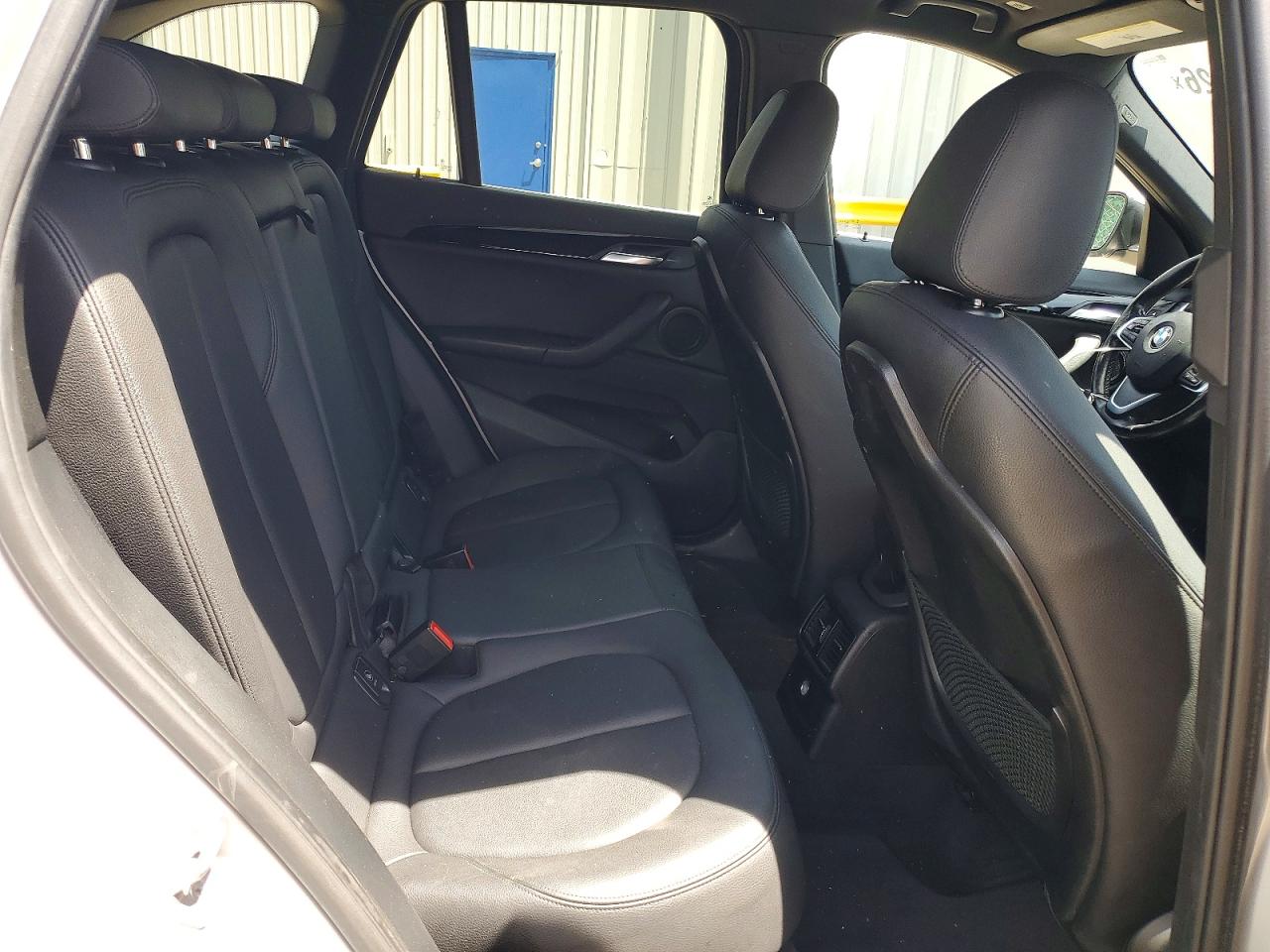 2018 Bmw X1 Xdrive28i Silver vin: WBXHT3C38J5F93201