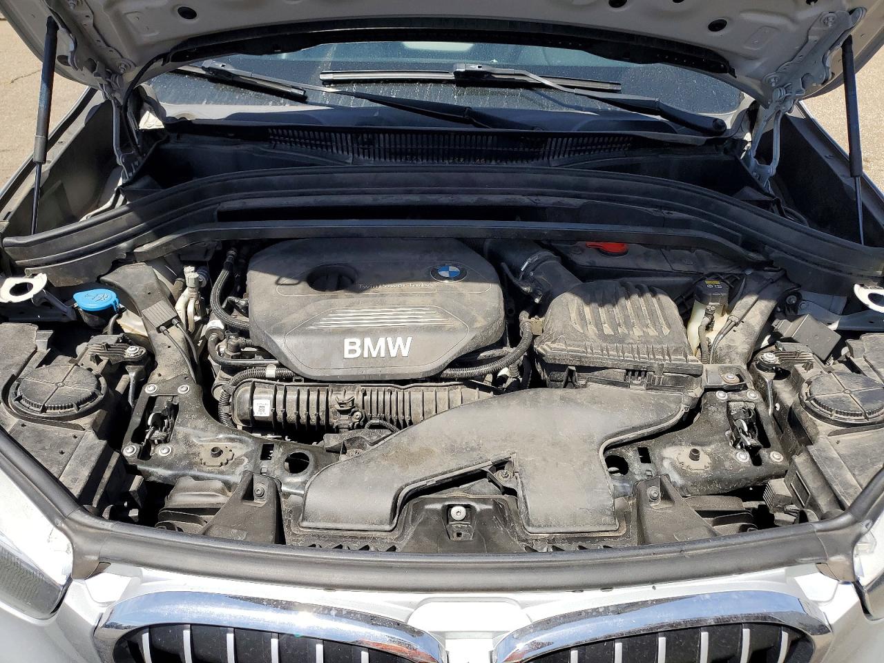 2018 Bmw X1 Xdrive28i Silver vin: WBXHT3C38J5F93201