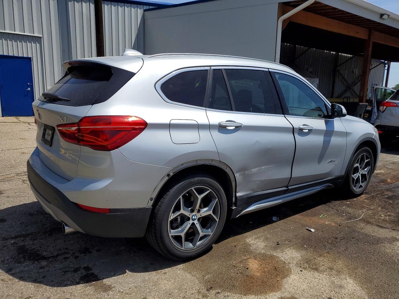 2018 Bmw X1 Xdrive28i Silver vin: WBXHT3C38J5F93201