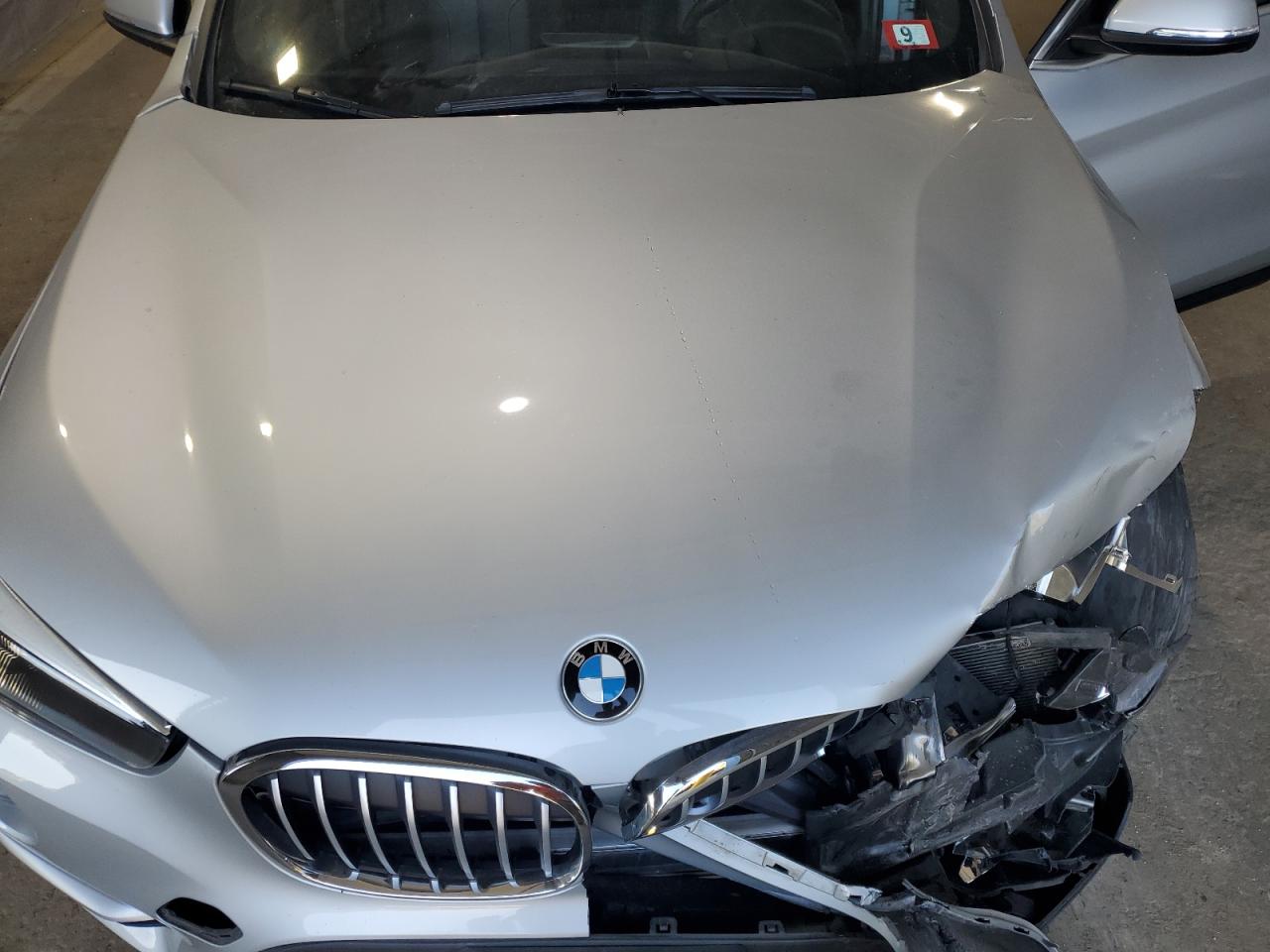 2018 Bmw X1 Xdrive28i Серебряный vin: WBXHT3C3XJ5K26331