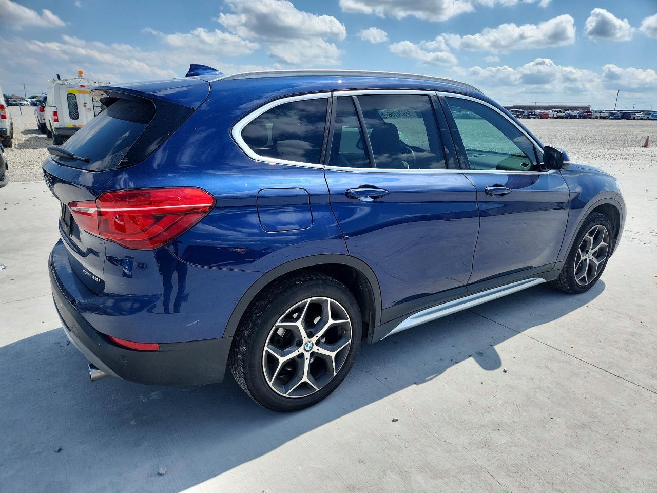 2019 Bmw X1 Xdrive28i Blue vin: WBXHT3C54K5L37167