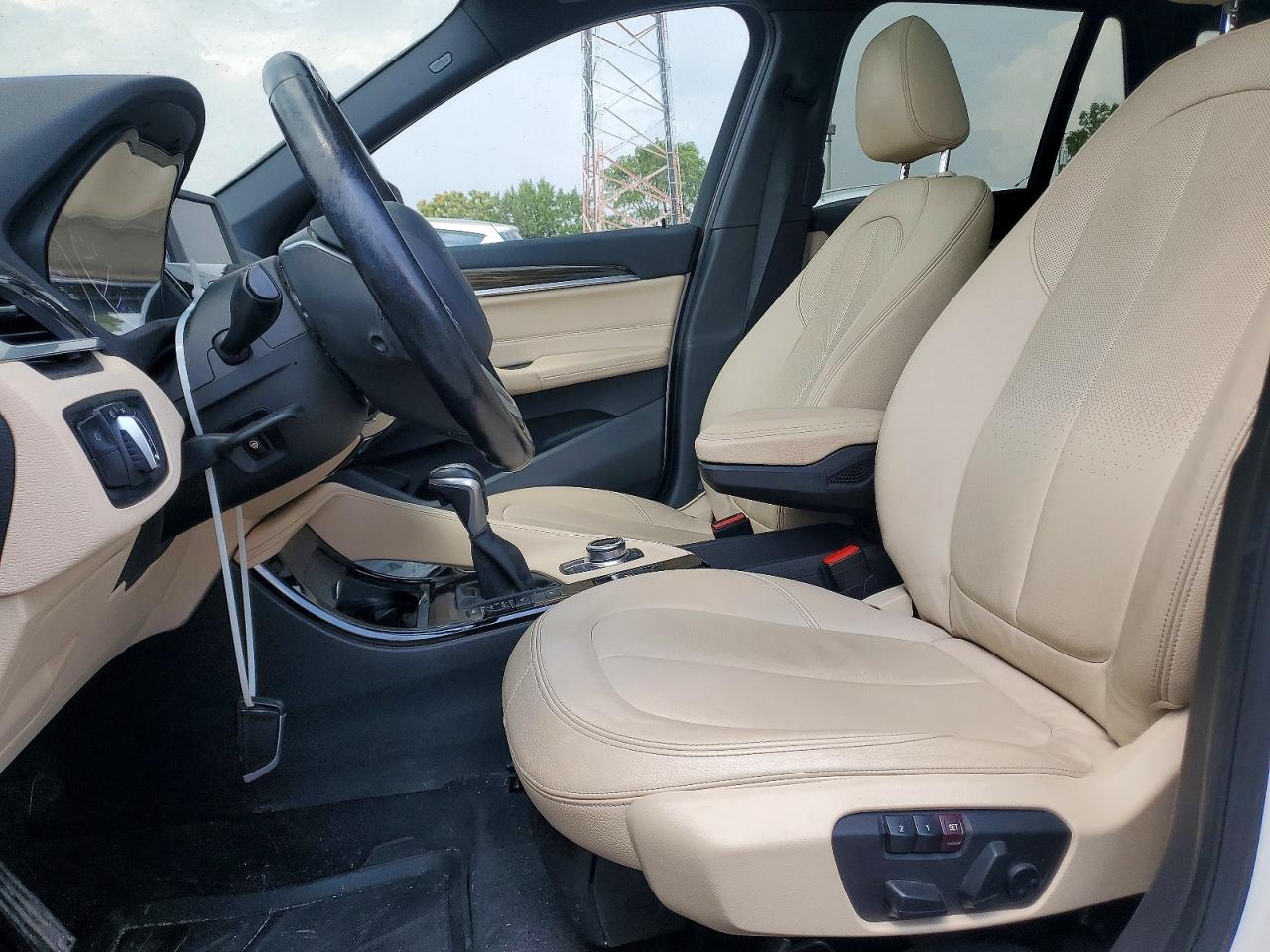 2016 Bmw X1 Xdrive28i White vin: WBXHT3Z30G4A48258