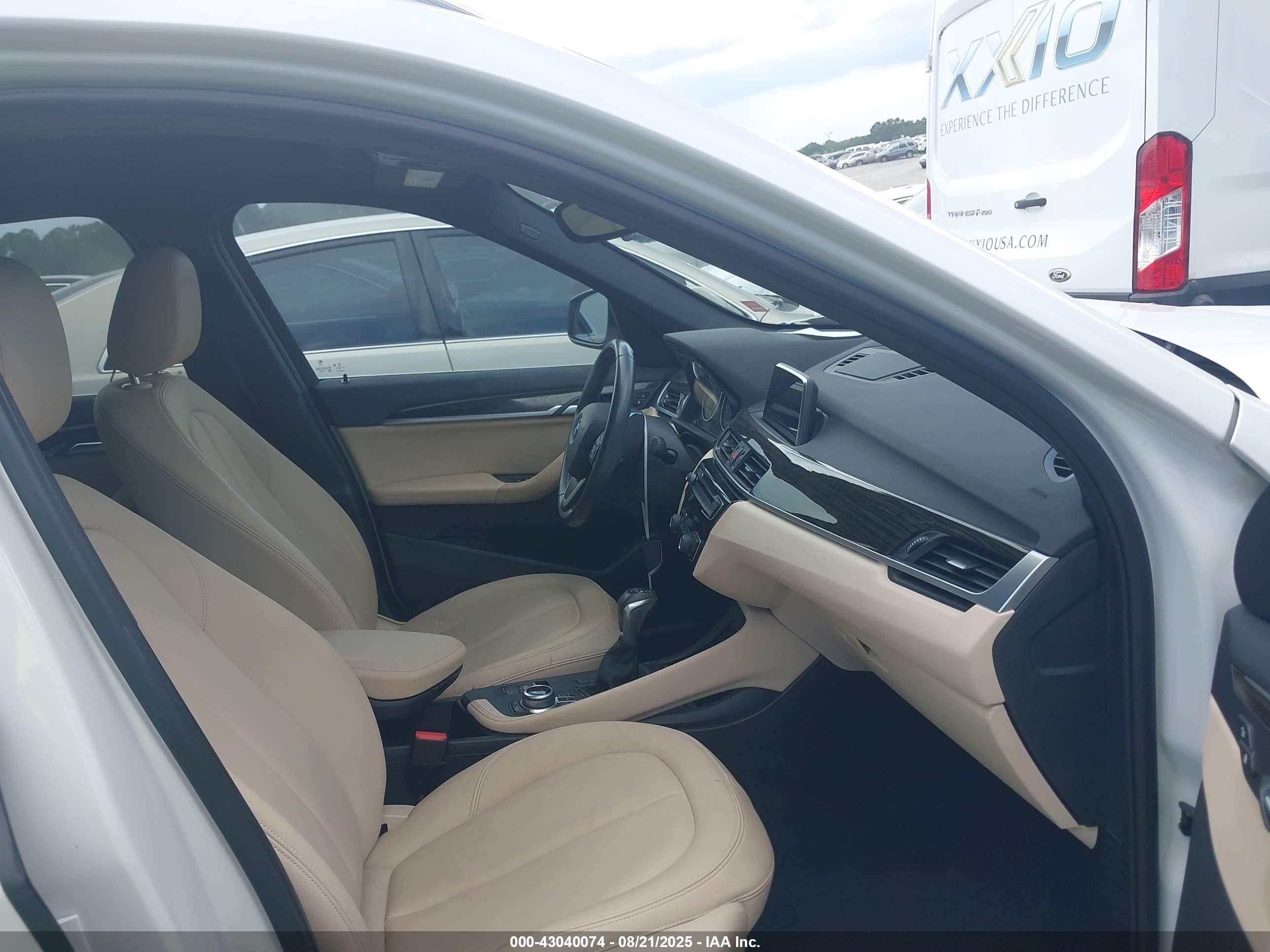 2018 Bmw X1 Sdrive28i Белый vin: WBXHU7C34J5H42496