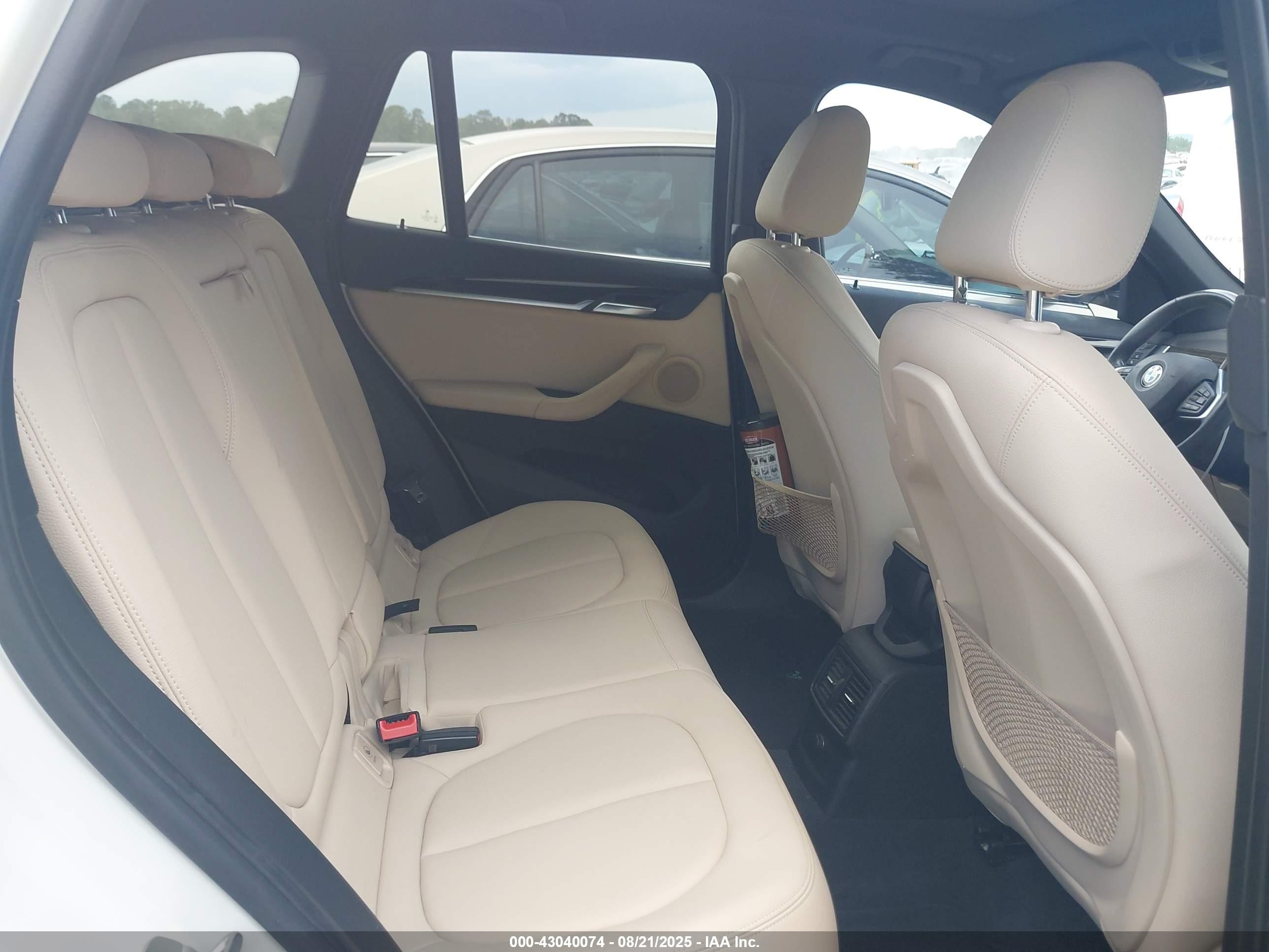 2018 Bmw X1 Sdrive28i Белый vin: WBXHU7C34J5H42496