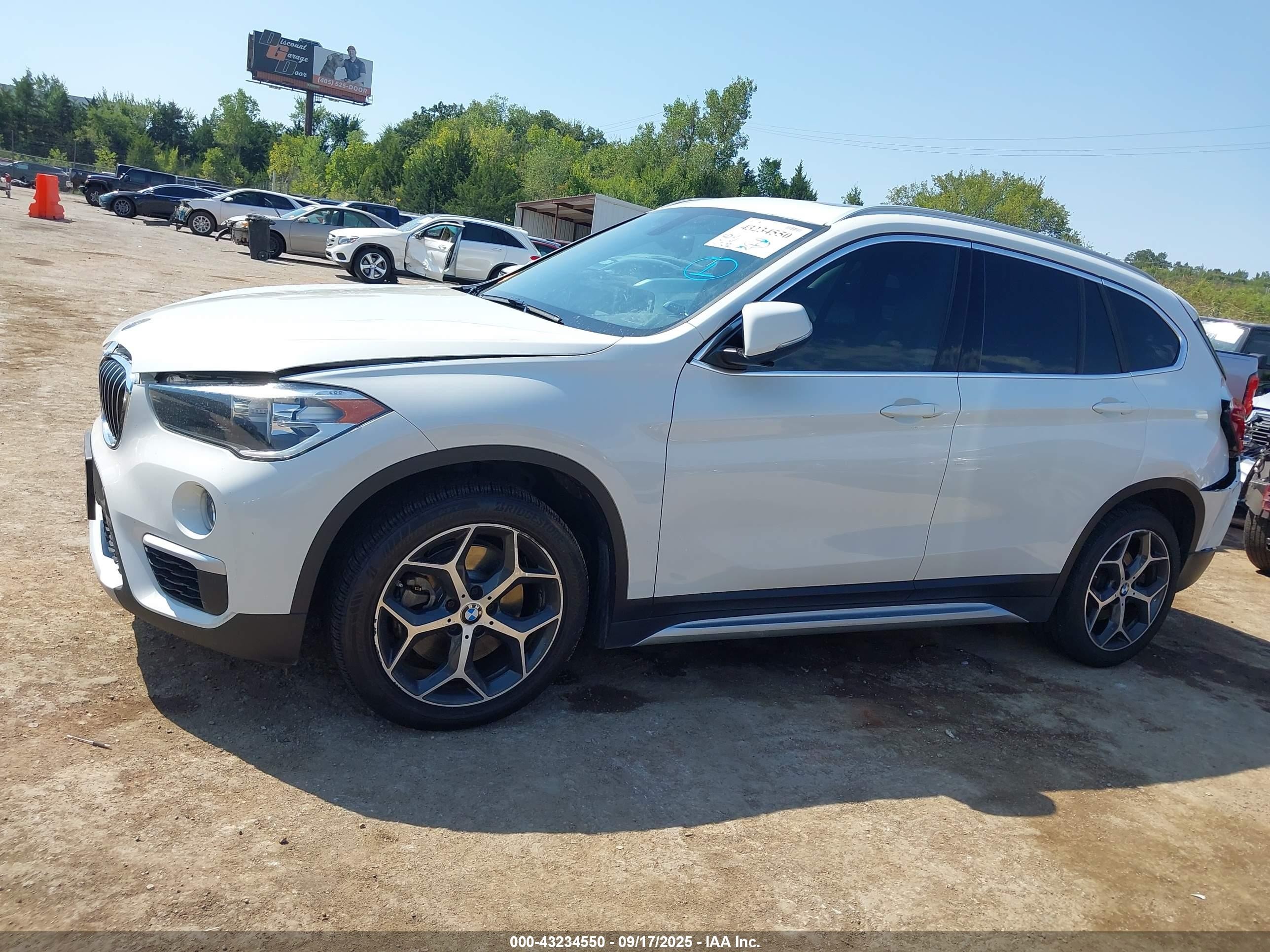 2018 Bmw X1 Sdrive28i Белый vin: WBXHU7C35J5L07581