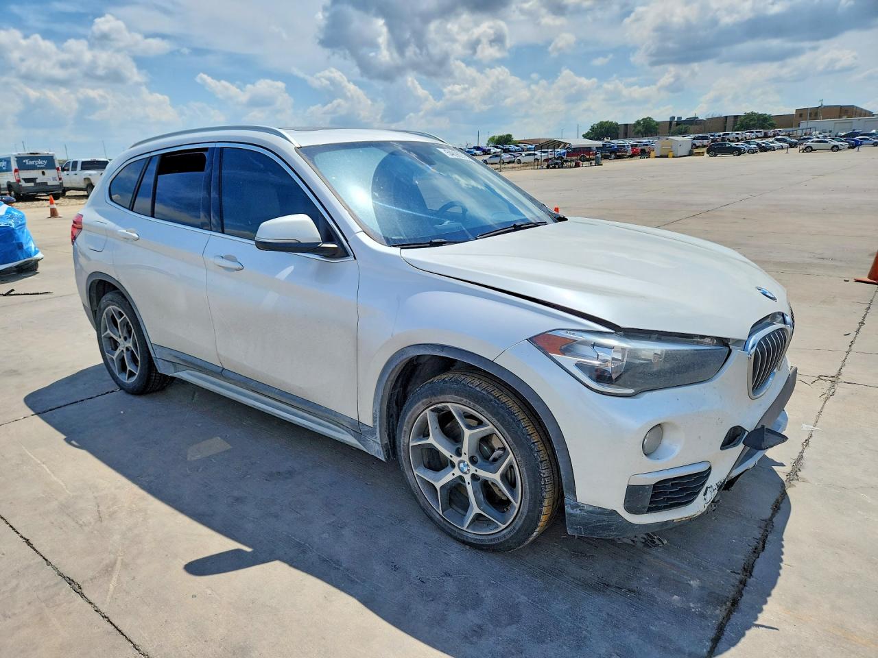 2018 Bmw X1 Sdrive28i White vin: WBXHU7C37J5L09221