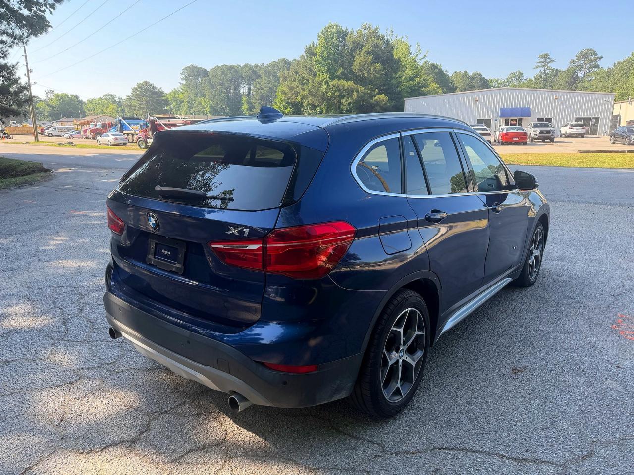 2017 Bmw X1 Sdrive28i Синий vin: WBXHU7C39H5H33108