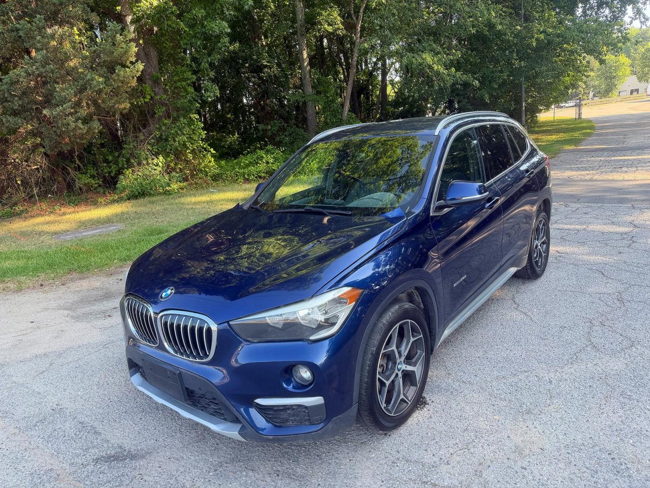 2017 Bmw X1 Sdrive28i Синий vin: WBXHU7C39H5H33108
