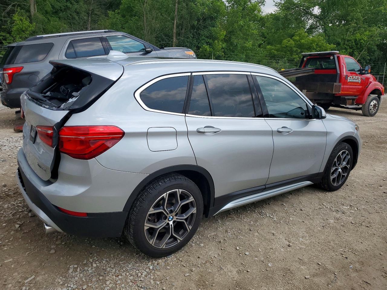 2020 Bmw X1 Xdrive28i Серебряный vin: WBXJG9C07L5R23778