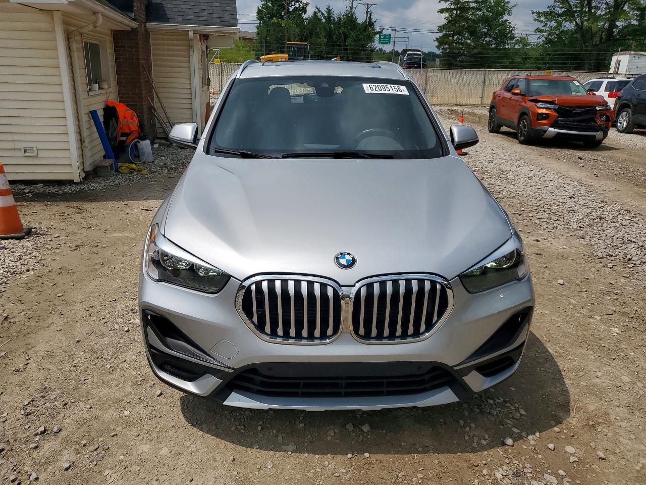 2020 Bmw X1 Xdrive28i Серебряный vin: WBXJG9C07L5R23778