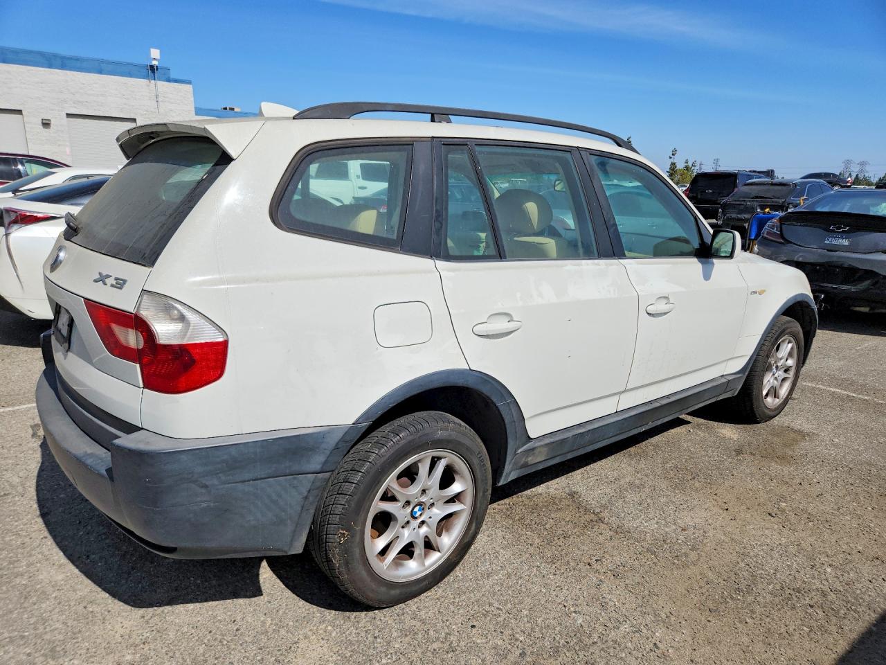 2004 Bmw X3 2.5i White vin: WBXPA73484WA77582