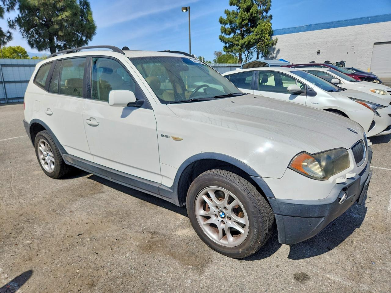 2004 Bmw X3 2.5i White vin: WBXPA73484WA77582