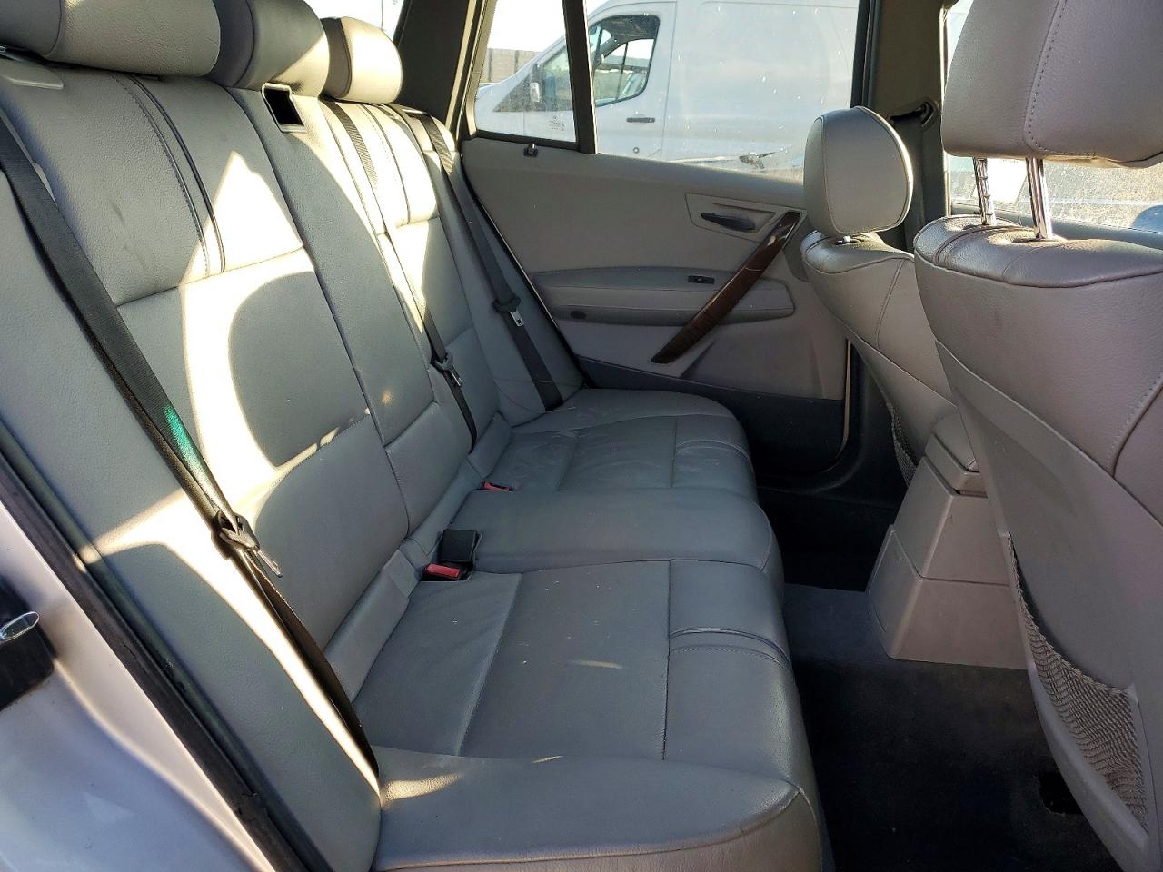 2004 Bmw X3 3.0i Silver vin: WBXPA93424WC32381