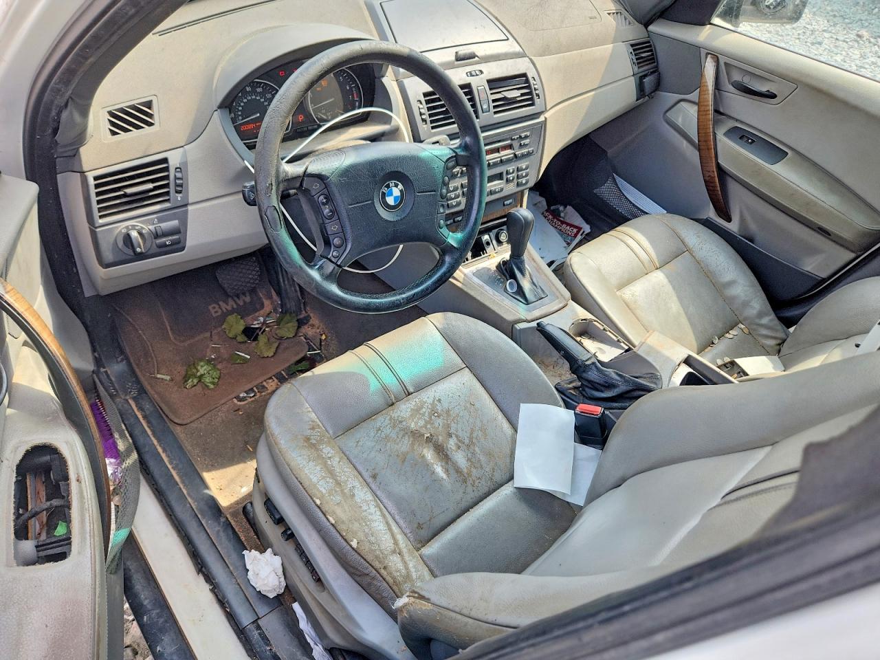 2004 Bmw X3 3.0i White vin: WBXPA934X4WD01317