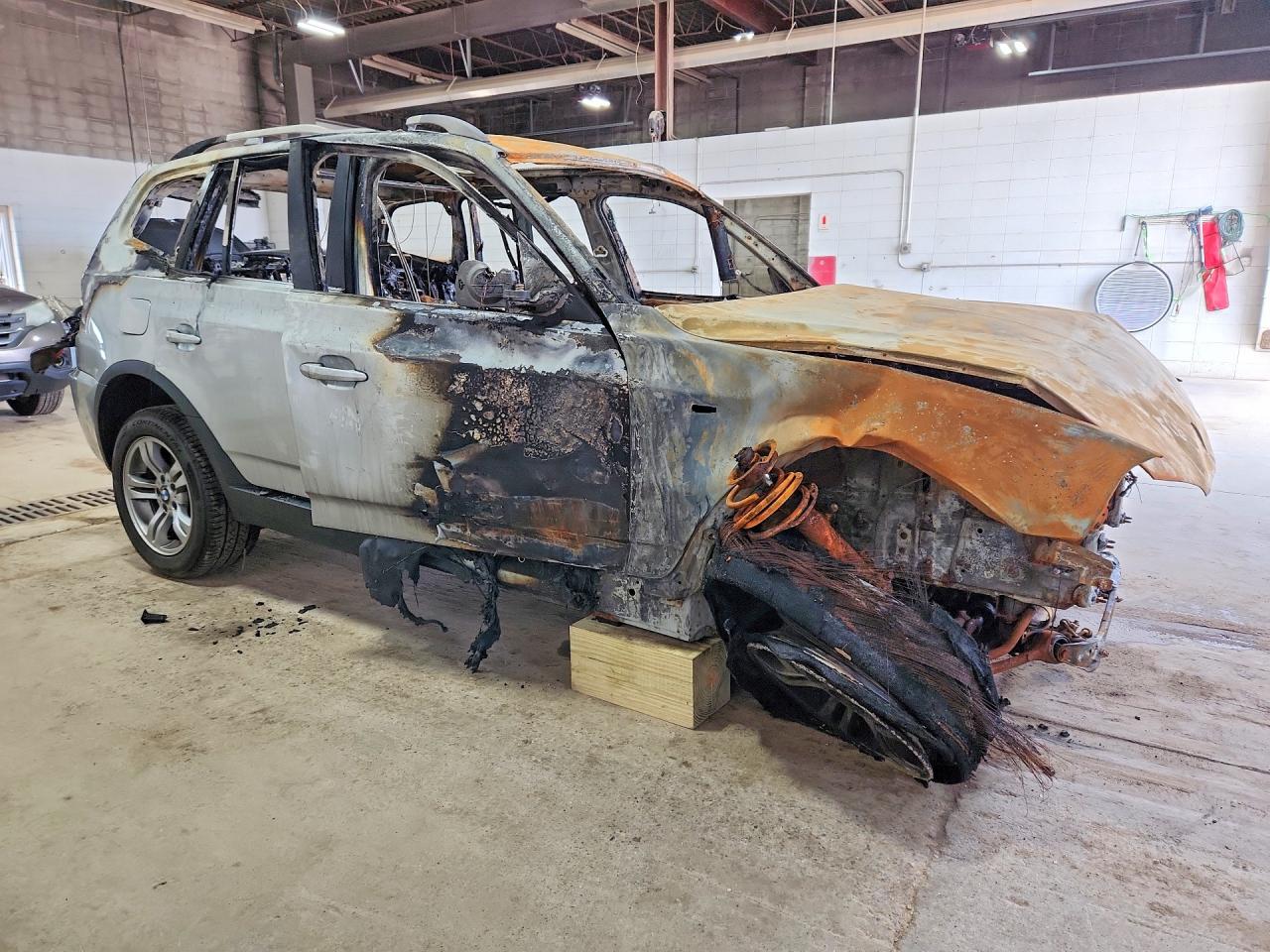 2006 Bmw X3 3.0i Burn vin: WBXPA934X6WD30870