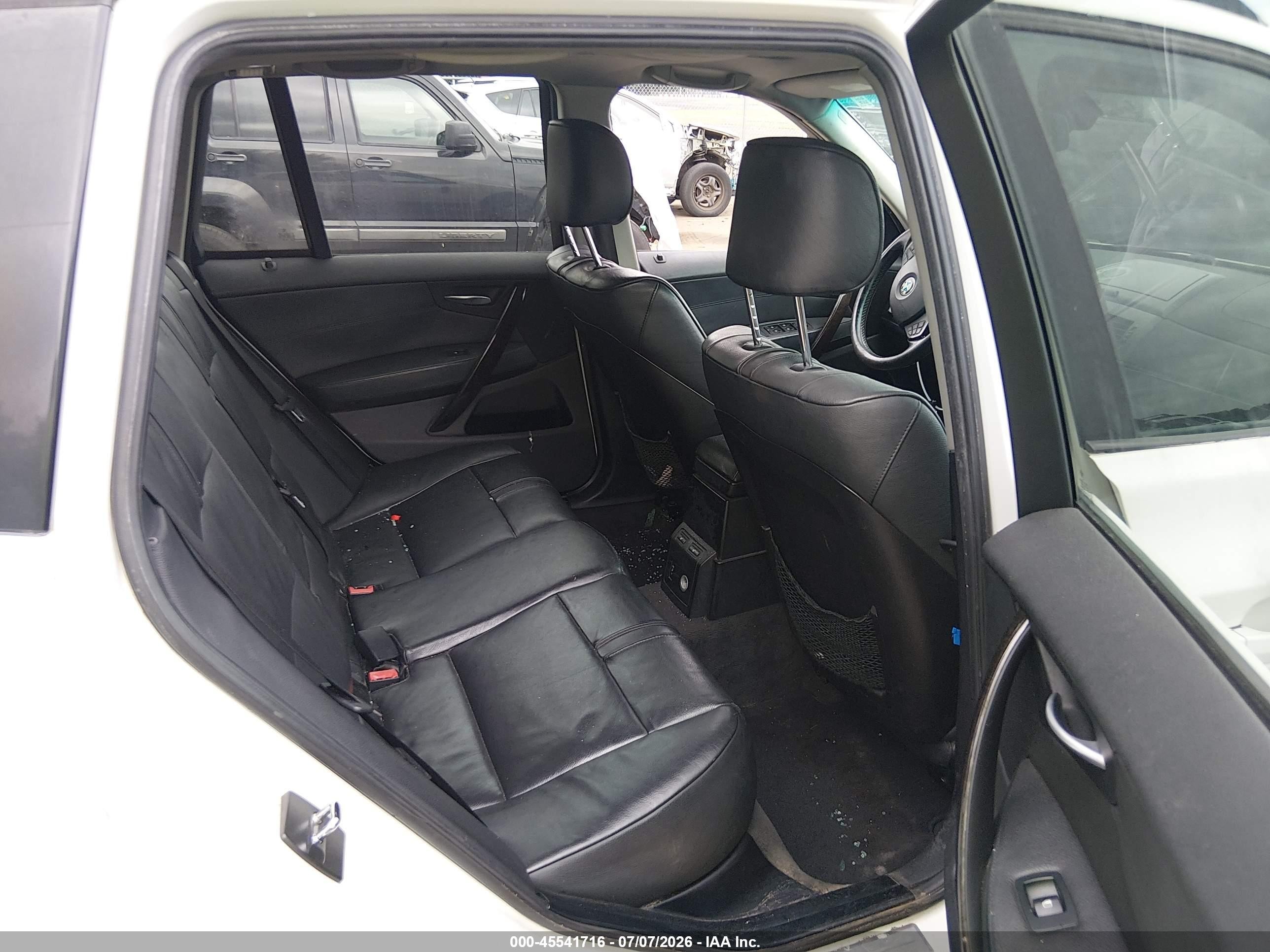2007 Bmw X3 3.0si White vin: WBXPC93407WF09687
