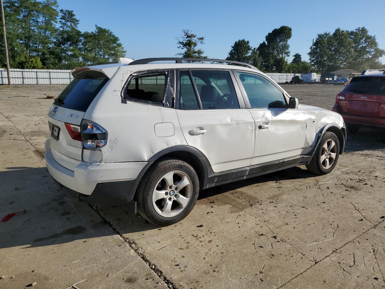 2007 Bmw X3 3.0si White vin: WBXPC93447WF15637