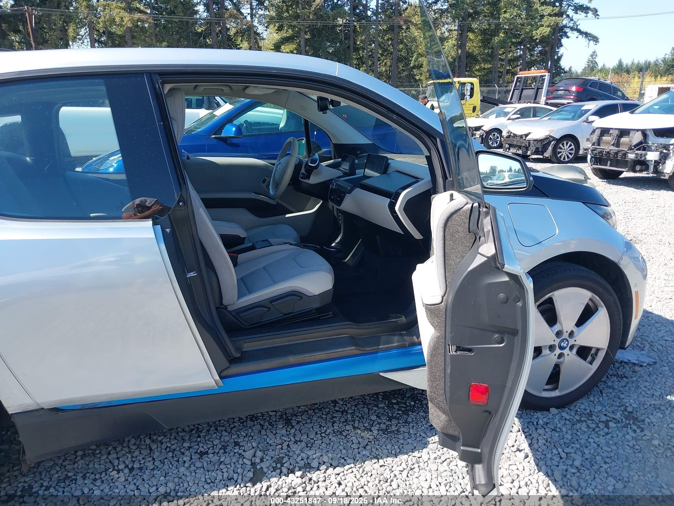 2015 Bmw I3 Base W/range Extender Серебряный vin: WBY1Z4C53FV279088