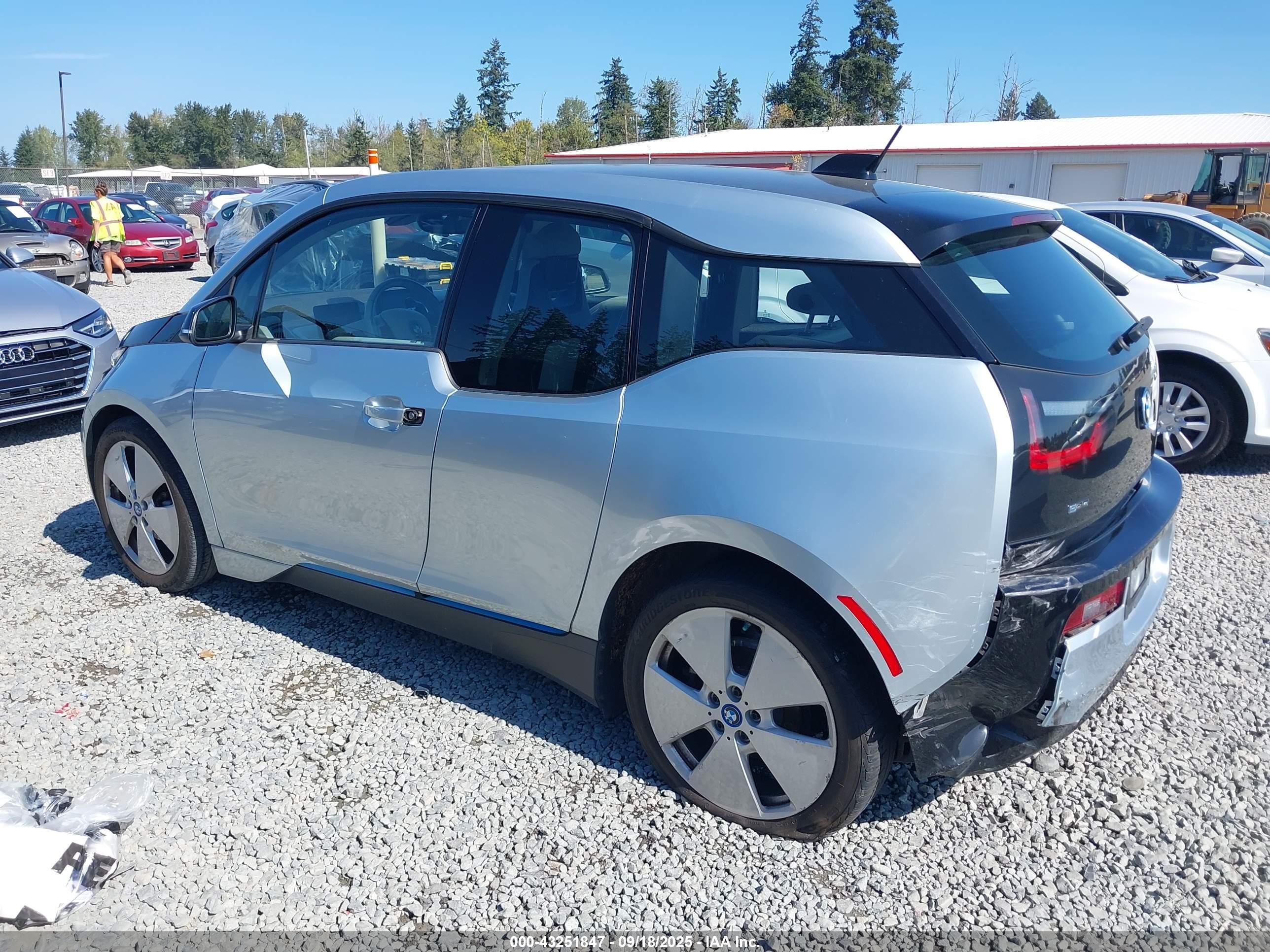 2015 Bmw I3 Base W/range Extender Серебряный vin: WBY1Z4C53FV279088