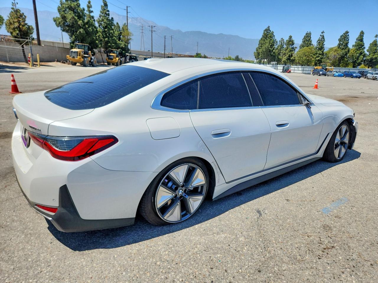 2025 Bmw I4 Edrive 40 Белый vin: WBY23HD02SFV79130