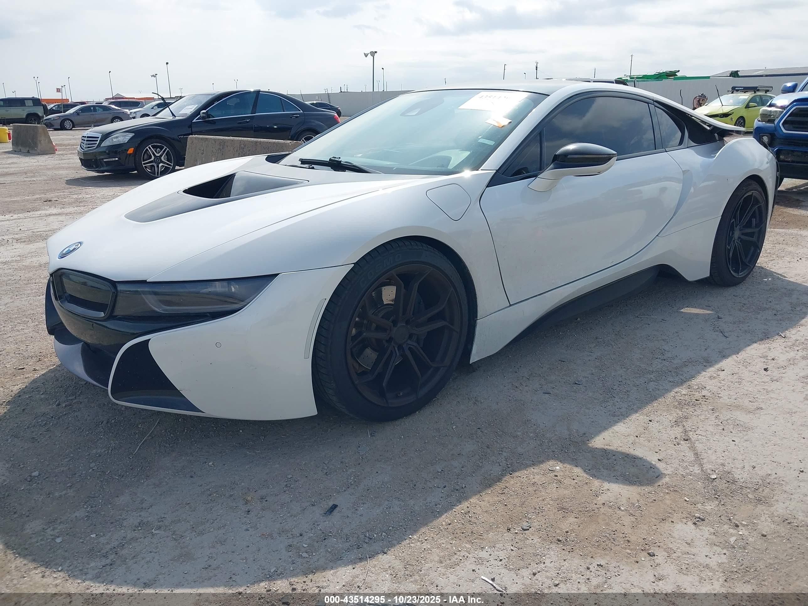2014 Bmw I8   White vin: WBY2Z2C50EVX64800