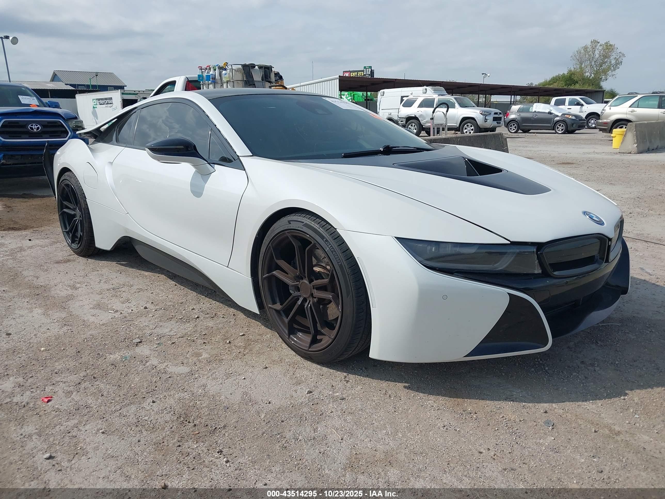 2014 Bmw I8   White vin: WBY2Z2C50EVX64800