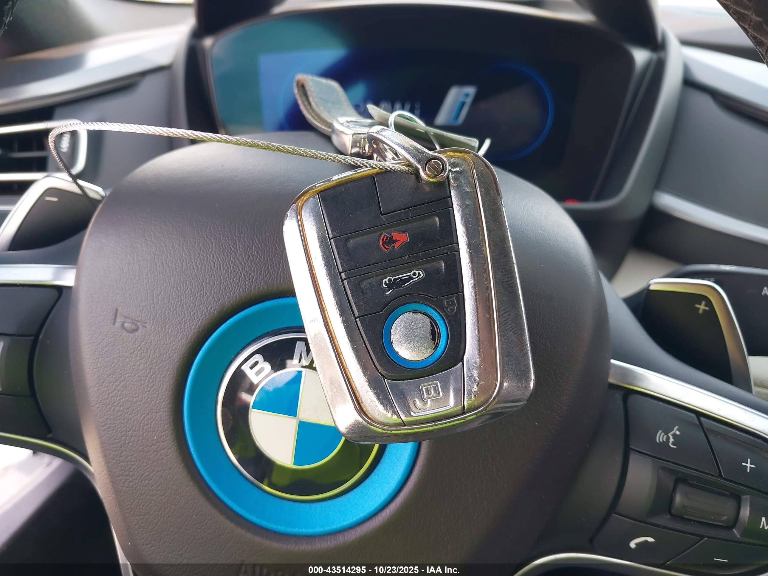 2014 Bmw I8   White vin: WBY2Z2C50EVX64800