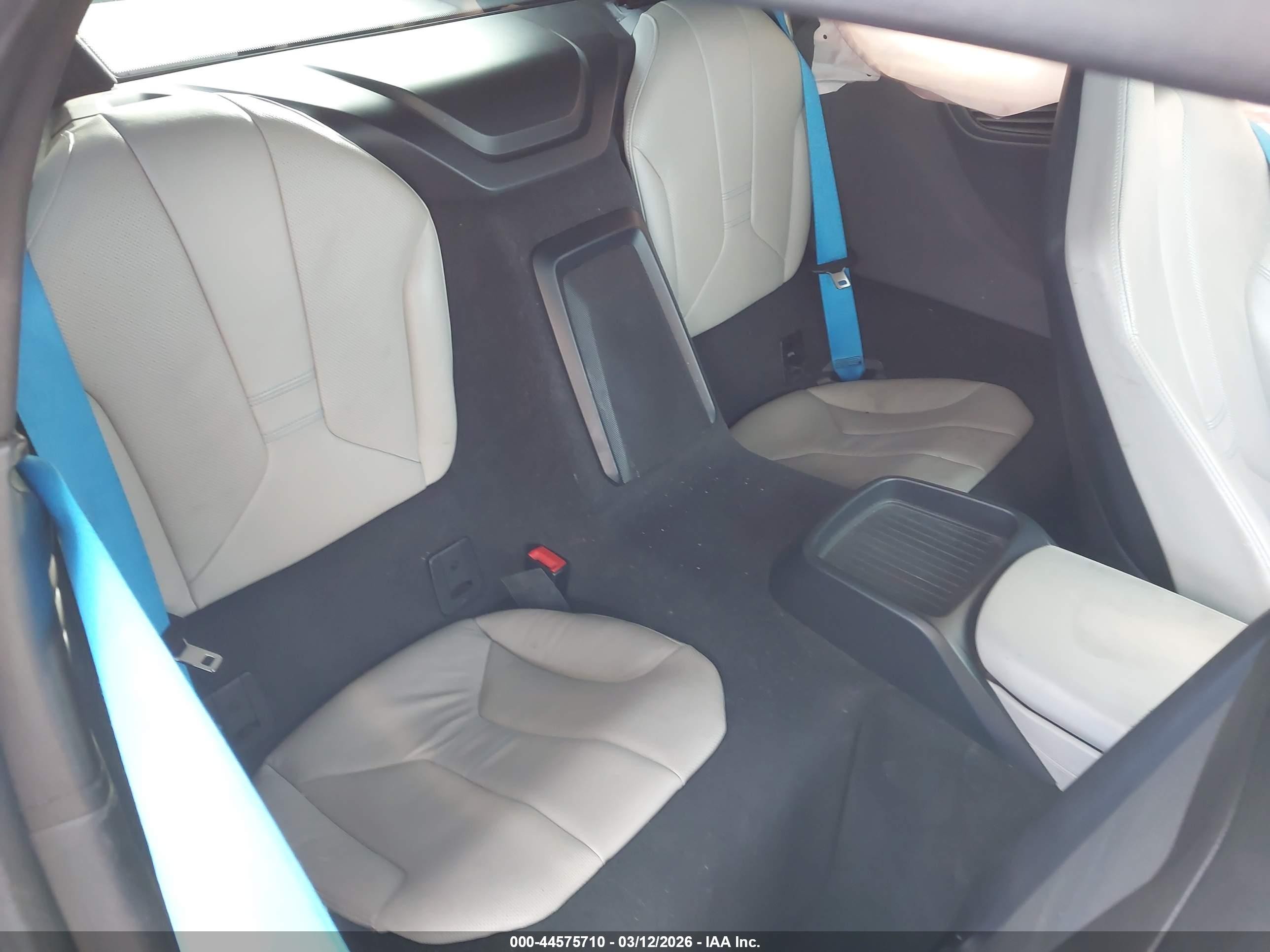 2014 Bmw I8   Серый vin: WBY2Z2C53EVX64242