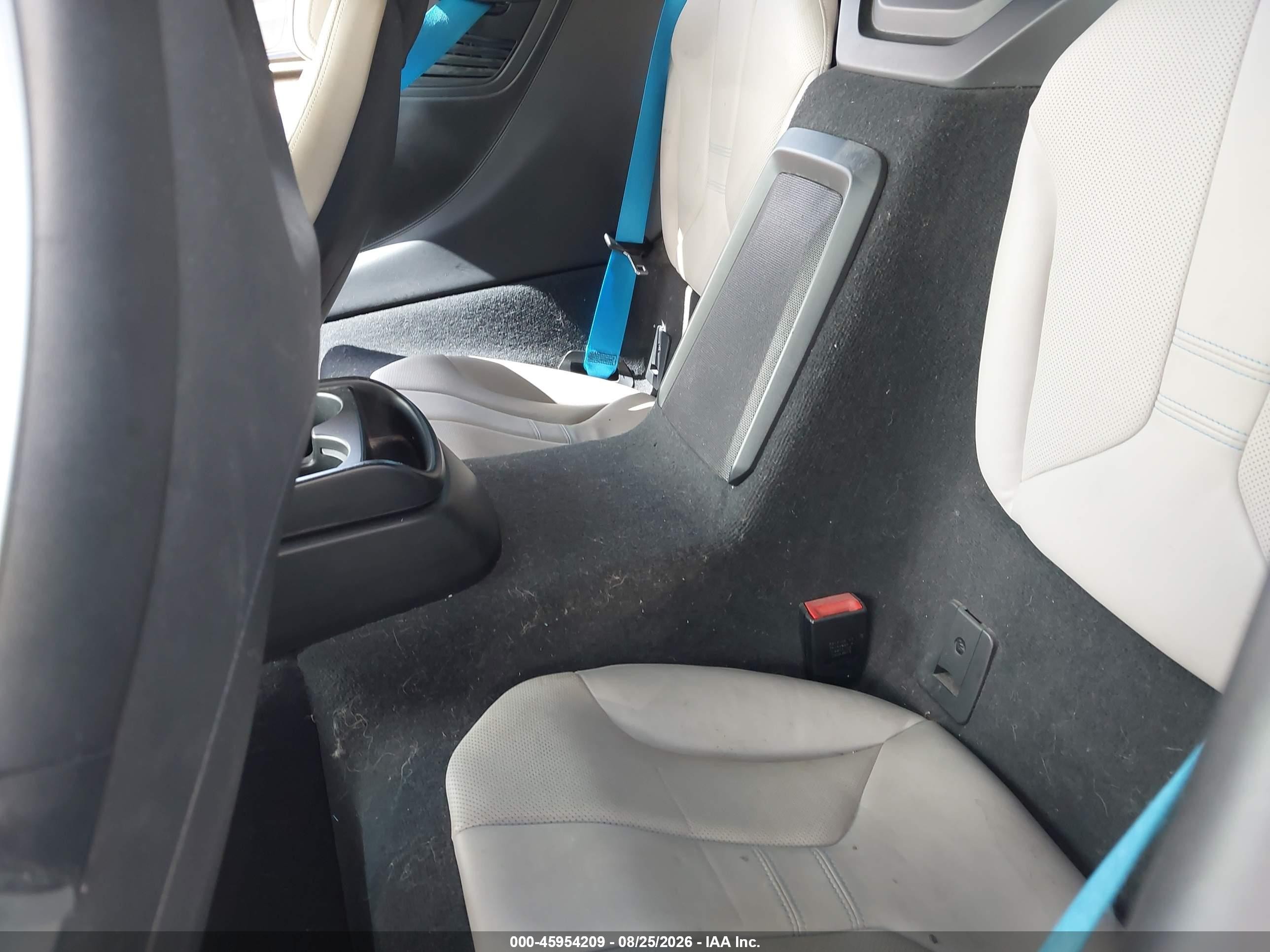 2015 Bmw I8   Черный vin: WBY2Z2C53FV392113