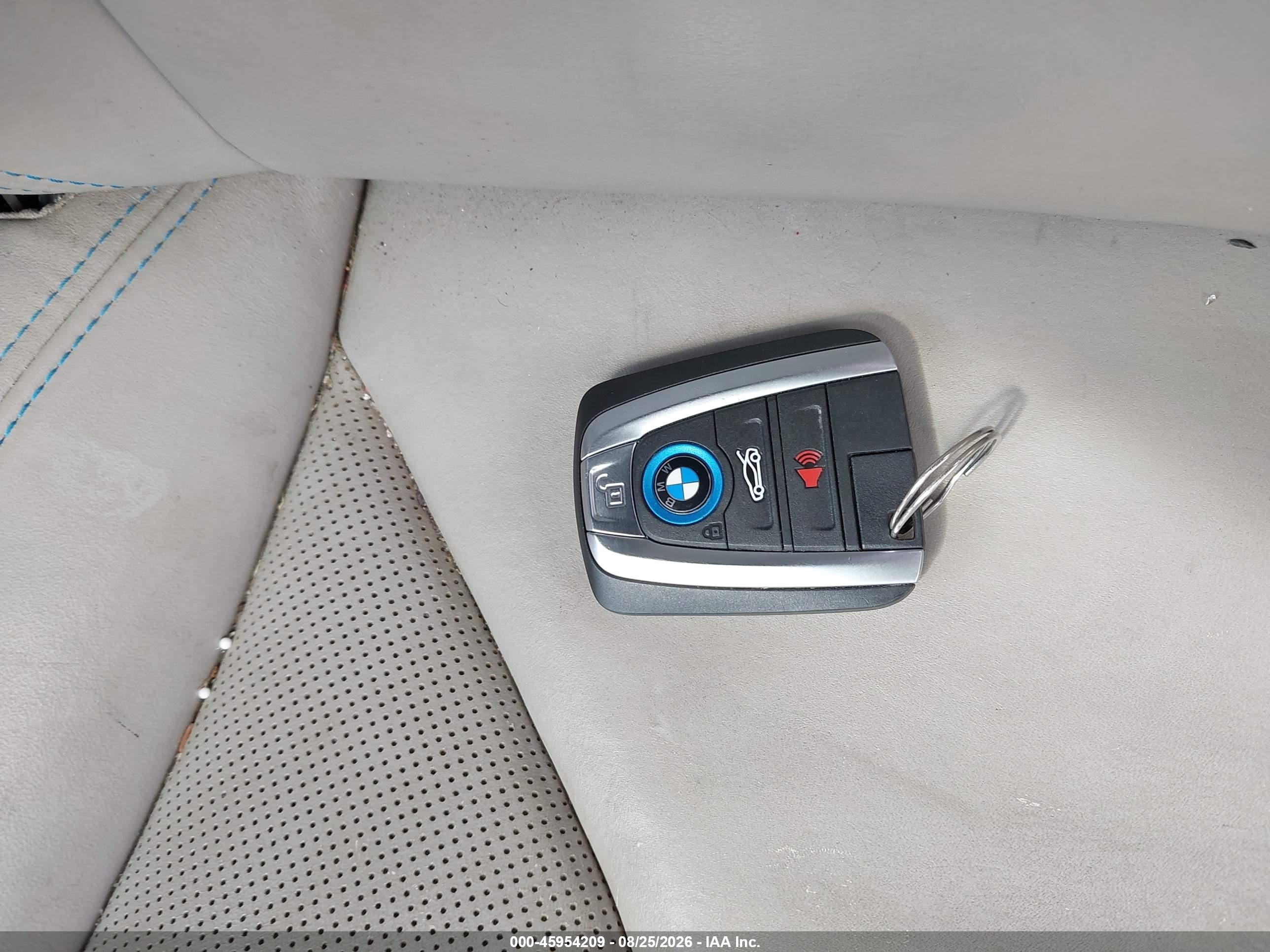 2015 Bmw I8   Черный vin: WBY2Z2C53FV392113