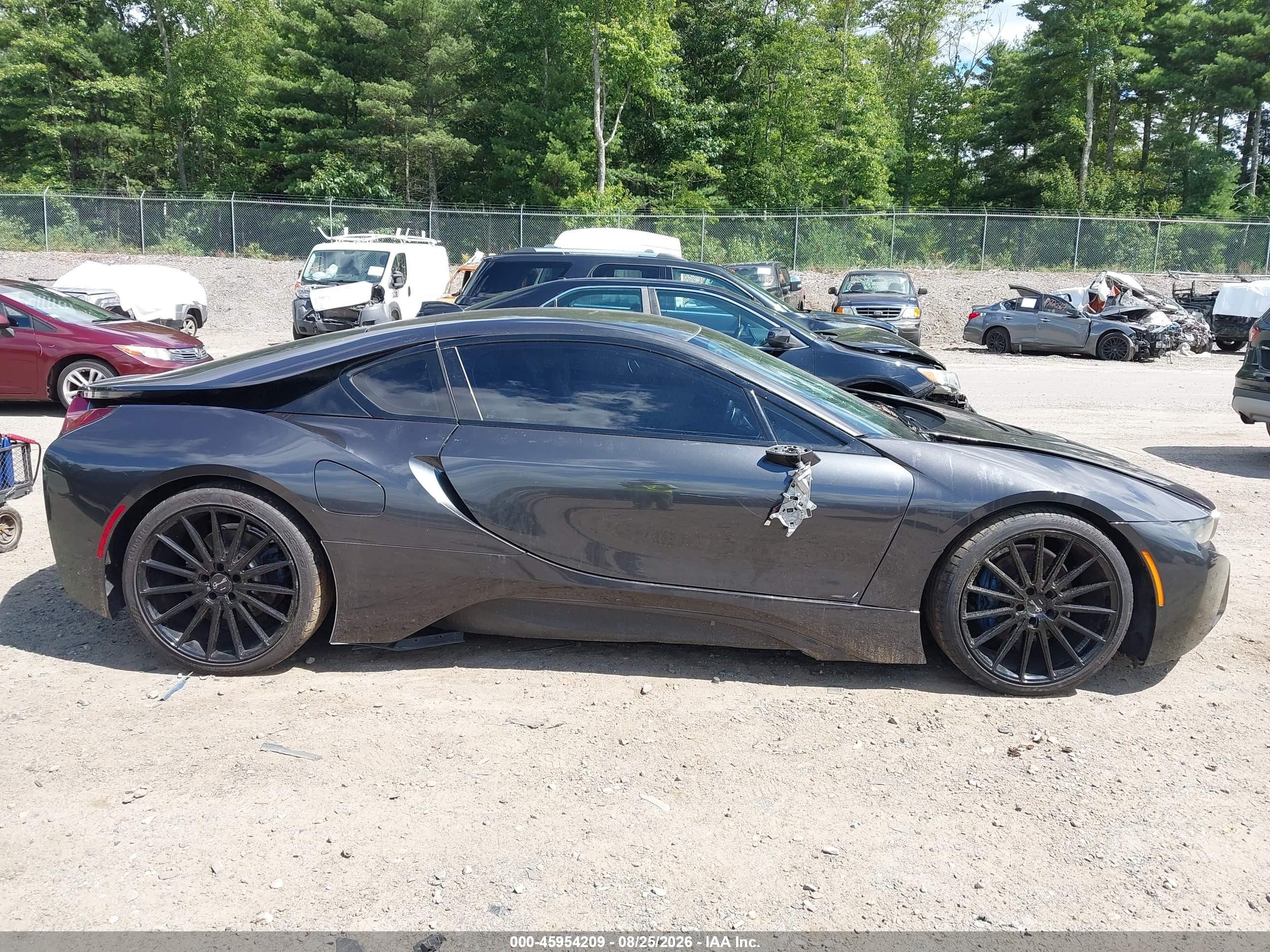 2015 Bmw I8   Черный vin: WBY2Z2C53FV392113