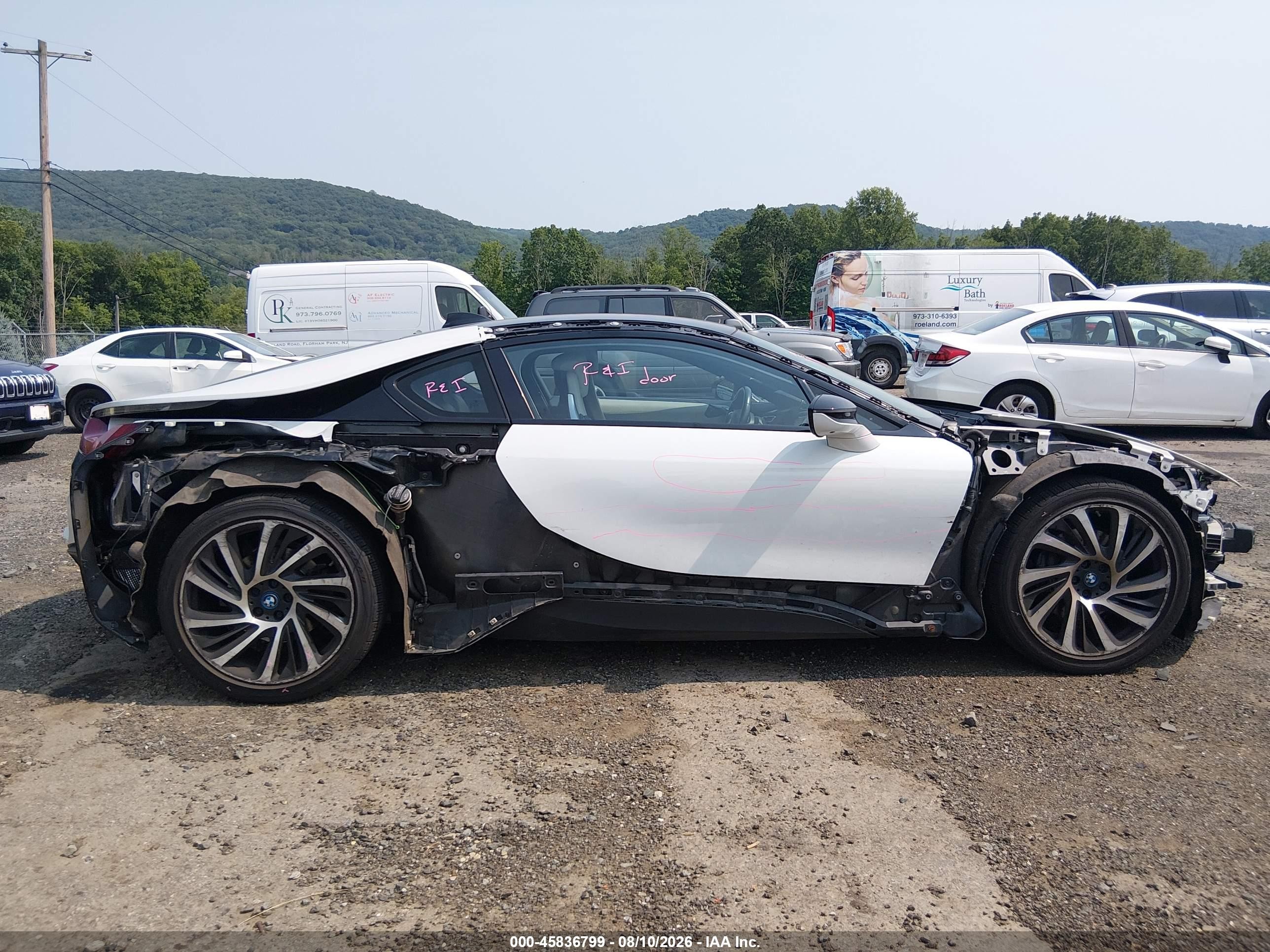 2015 Bmw I8 White vin: WBY2Z2C55FV674222